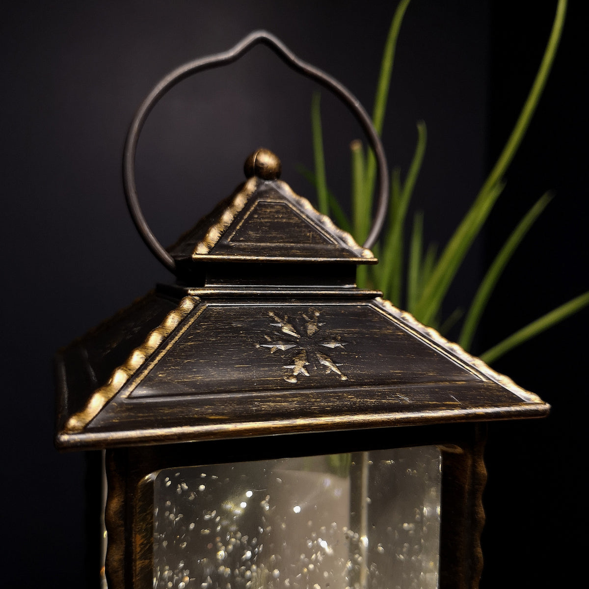 27cm Dual Power Light up Christmas Glitter Water Spinner Rustic Lantern Carol Singing Scene with LEDs