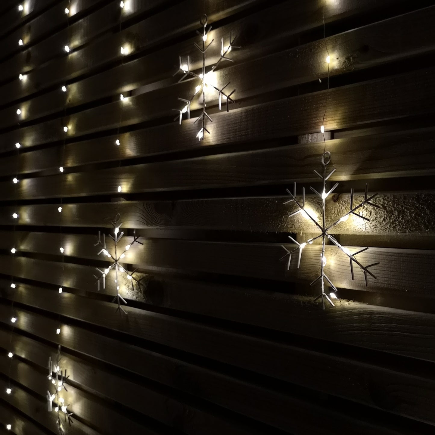 1.2m Battery Operated Snowflake Curtain Christmas Lights with 147 Warm White LEDs