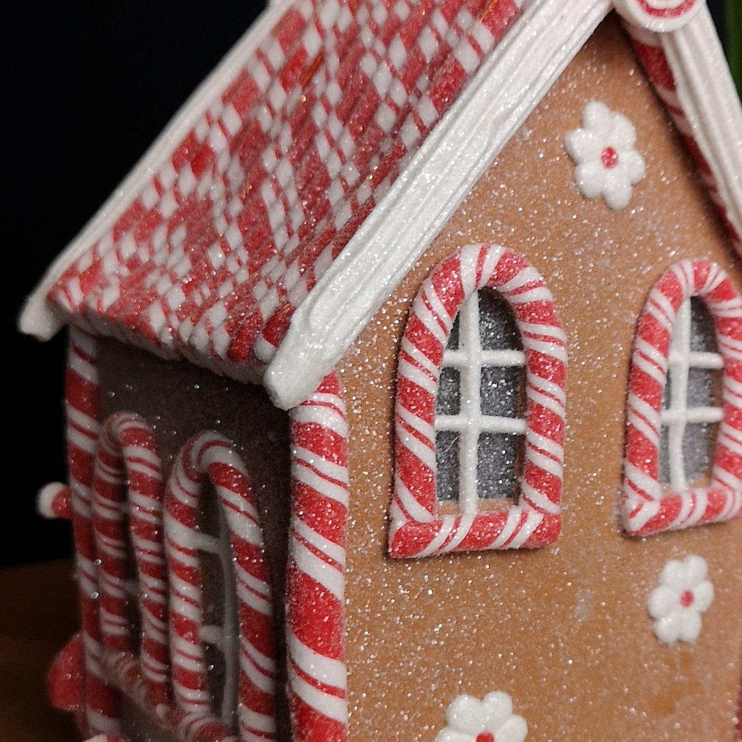 20cm Battery Operated LED Gingerbread Santa Candy Cabin Christmas Decoration