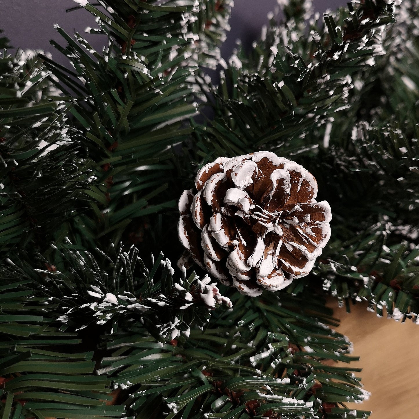 Premier Christmas Rocky Mountain Garland 2.7m  Snow Flocked with Cones