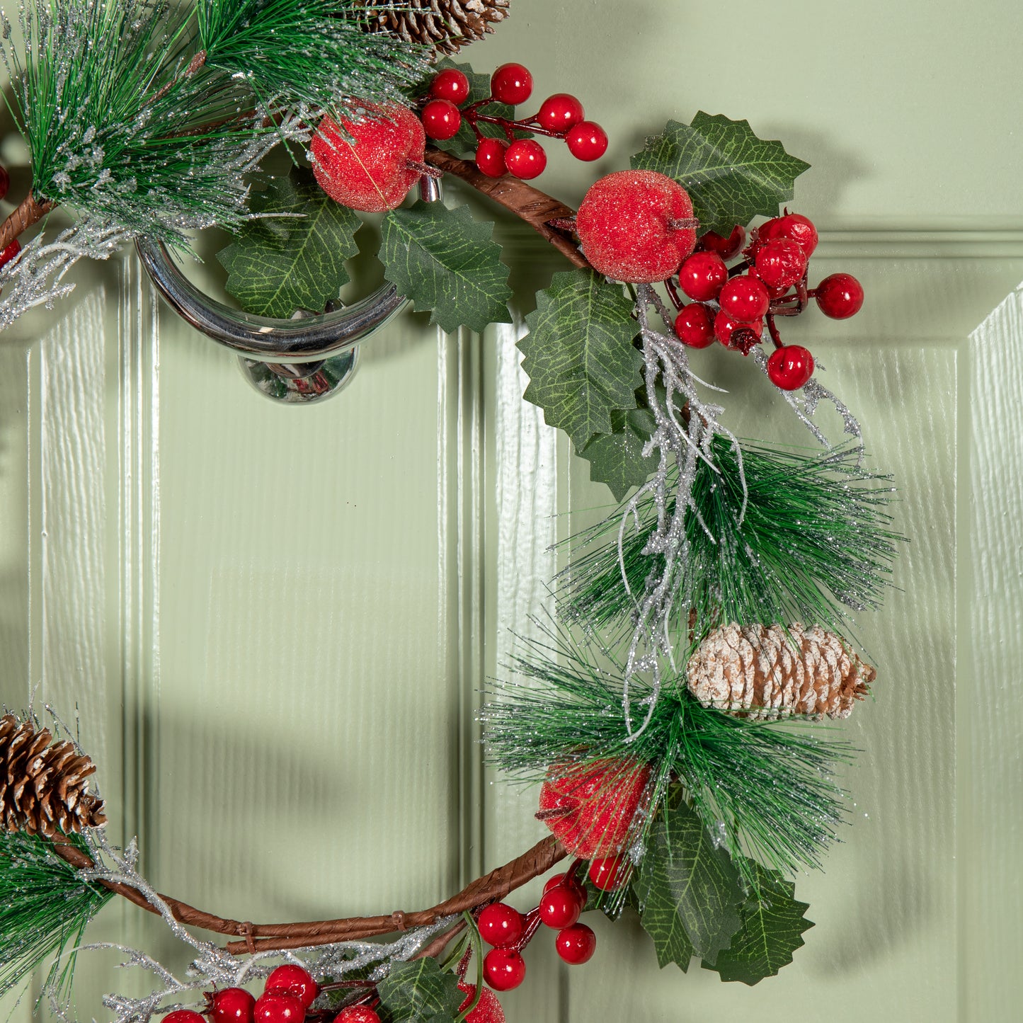 45cm Hanging Christmas Wreath with Apples and Red Berries
