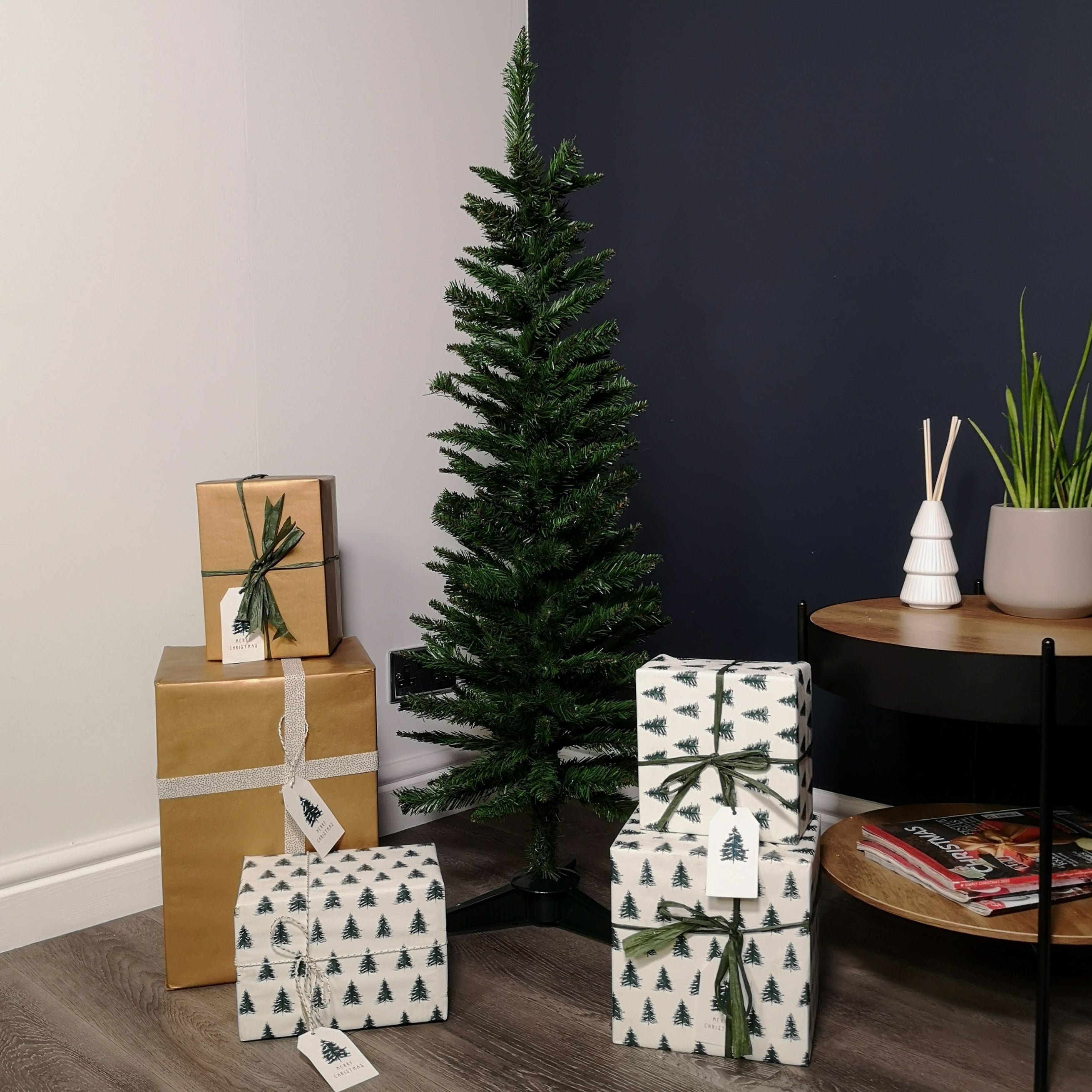 Factory Seconds: 4ft (1.2m) Pencil Style Slim Artificial Christmas Tree in Green