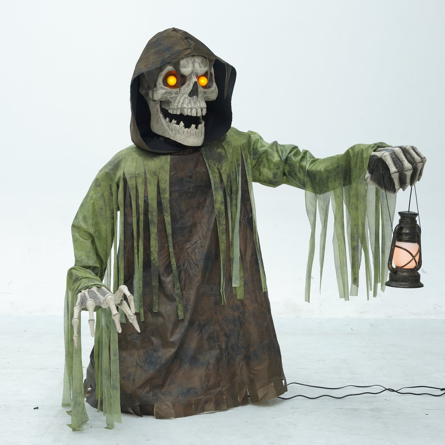 1.47m Tall Light up Corroded Rise Up Reaper Skeleton Halloween Animatronic Decoration