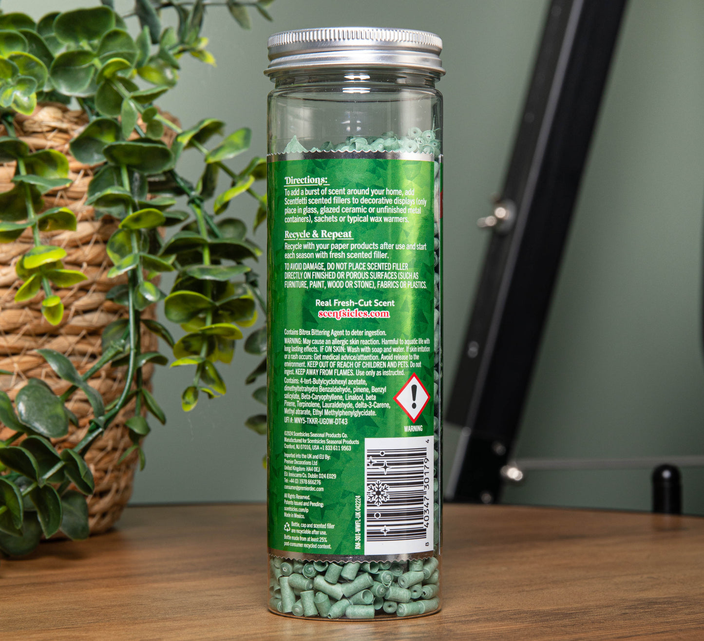 125g White Winter Fir Scentsicles Scentfetti Christmas Decoration