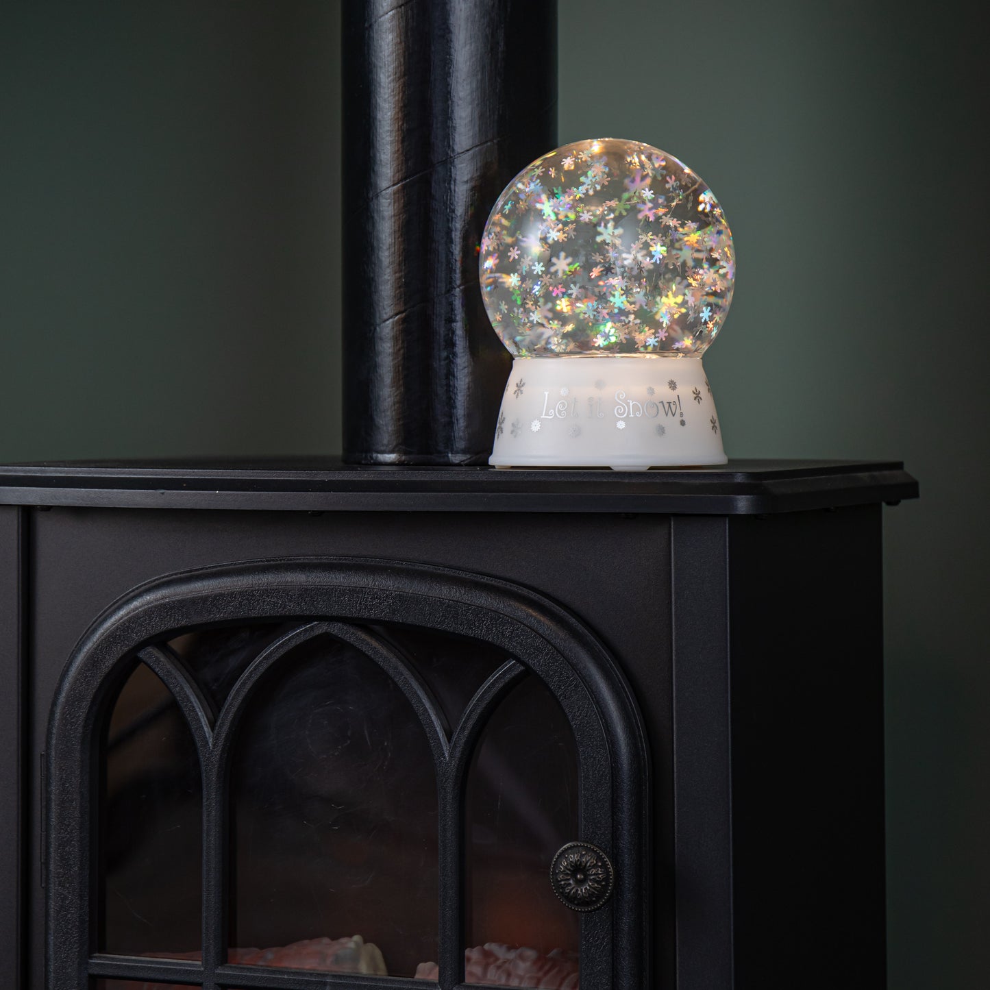 15cm Dual Powered Light up White Christmas Snowflake Water Spinner Globe with LEDs