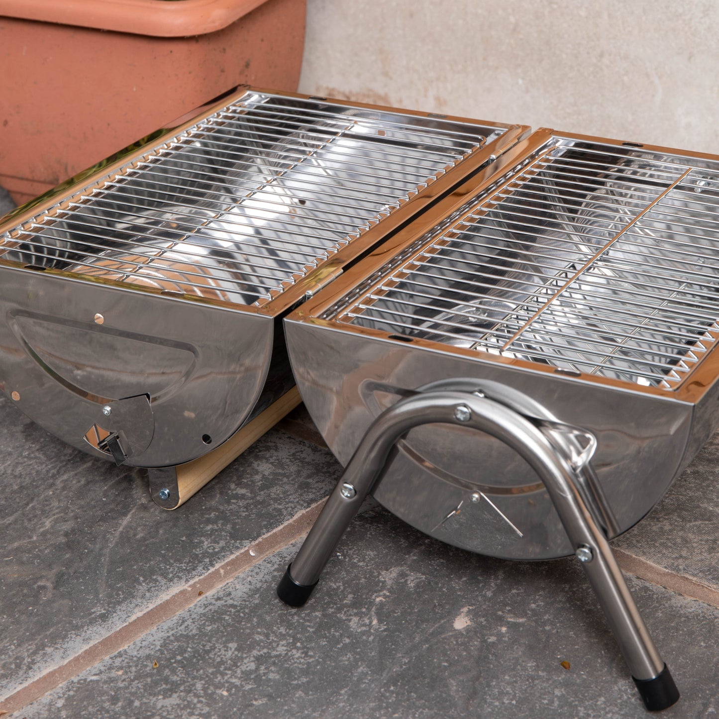 Portable Barrel Style Charcoal Camping Barbecue / BBQ