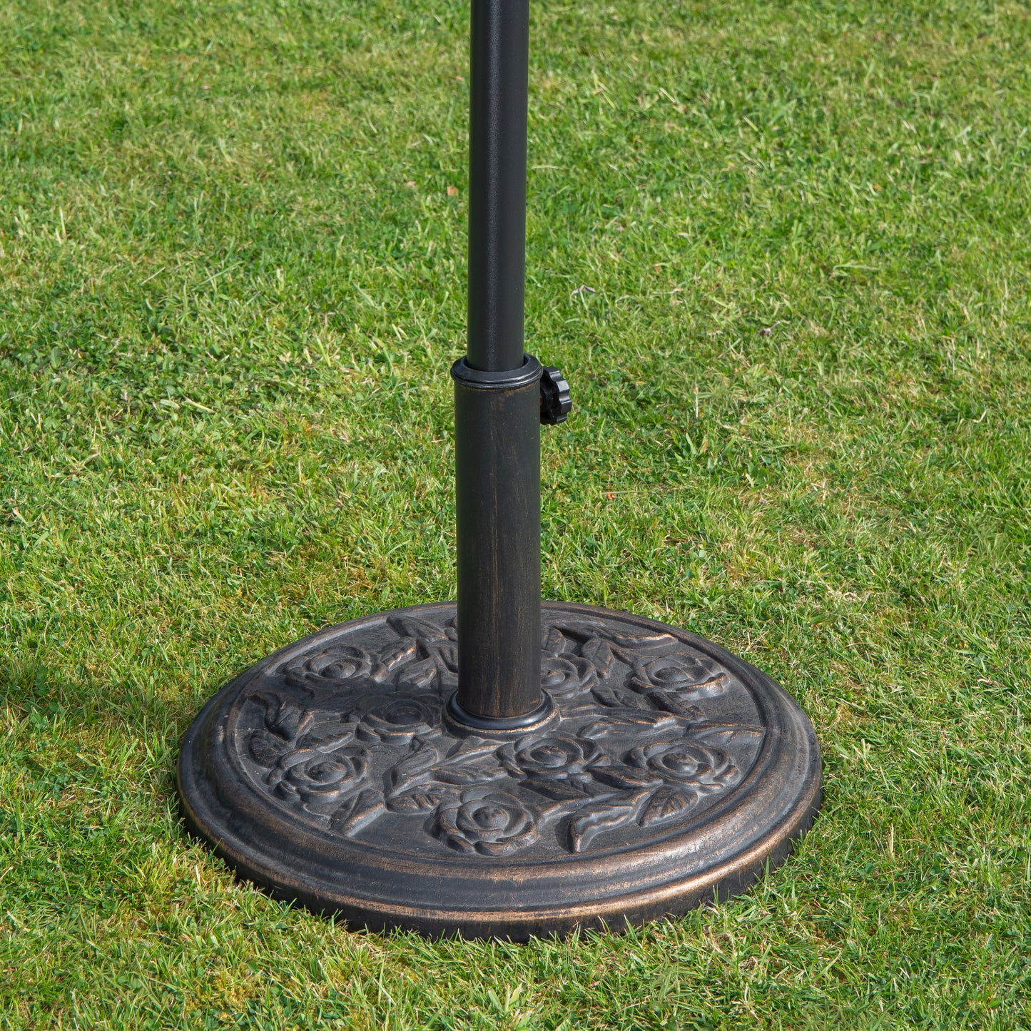 Samuel Alexander 2.7m Havana Garden Patio Parasol with Crank Handle in Blue