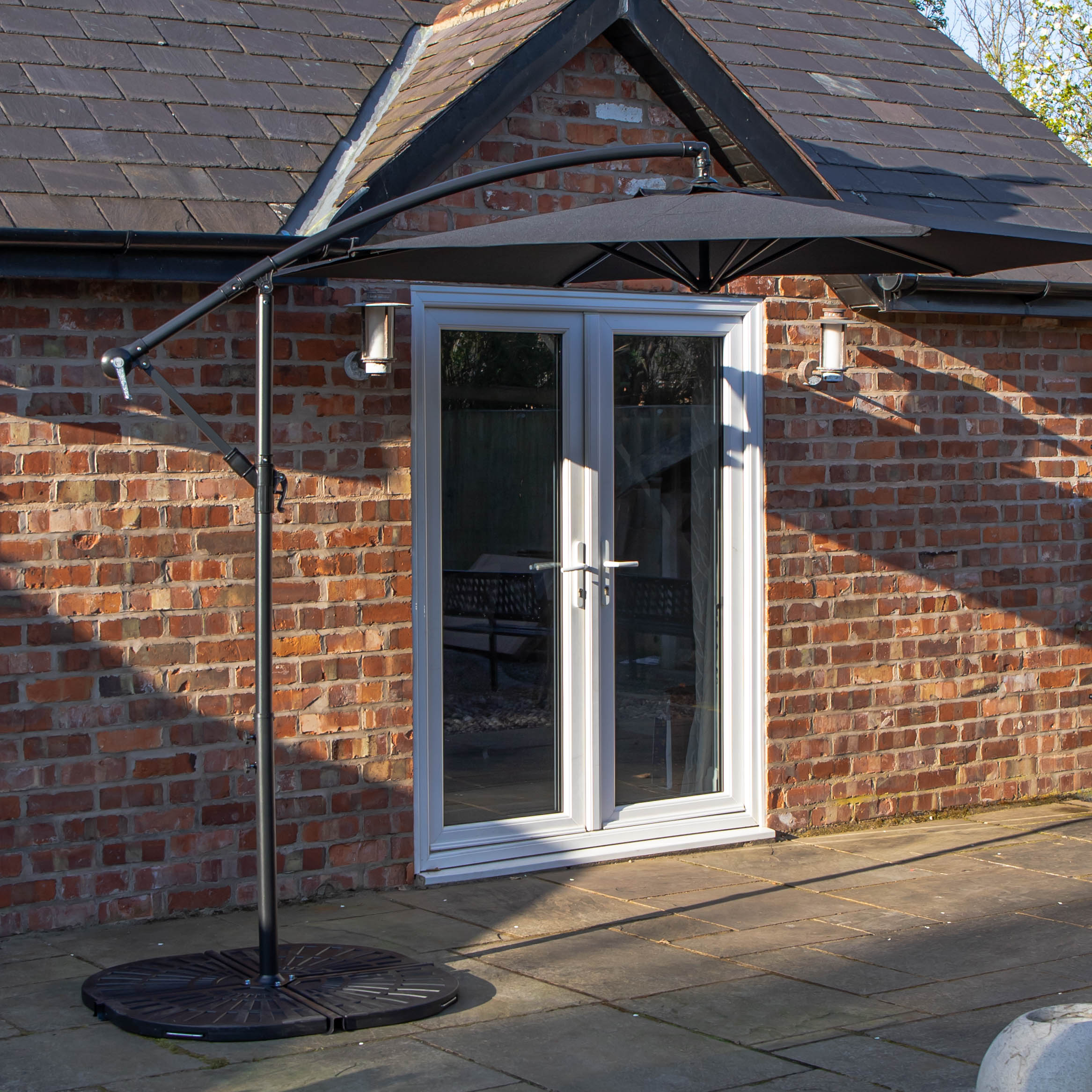 Factory Seconds 3m Cantilever Parasol in Black with Crank Handle for Patio Garden Banana Parasol with UV Protection Outdoor Umbrella Sun Shades for Garden