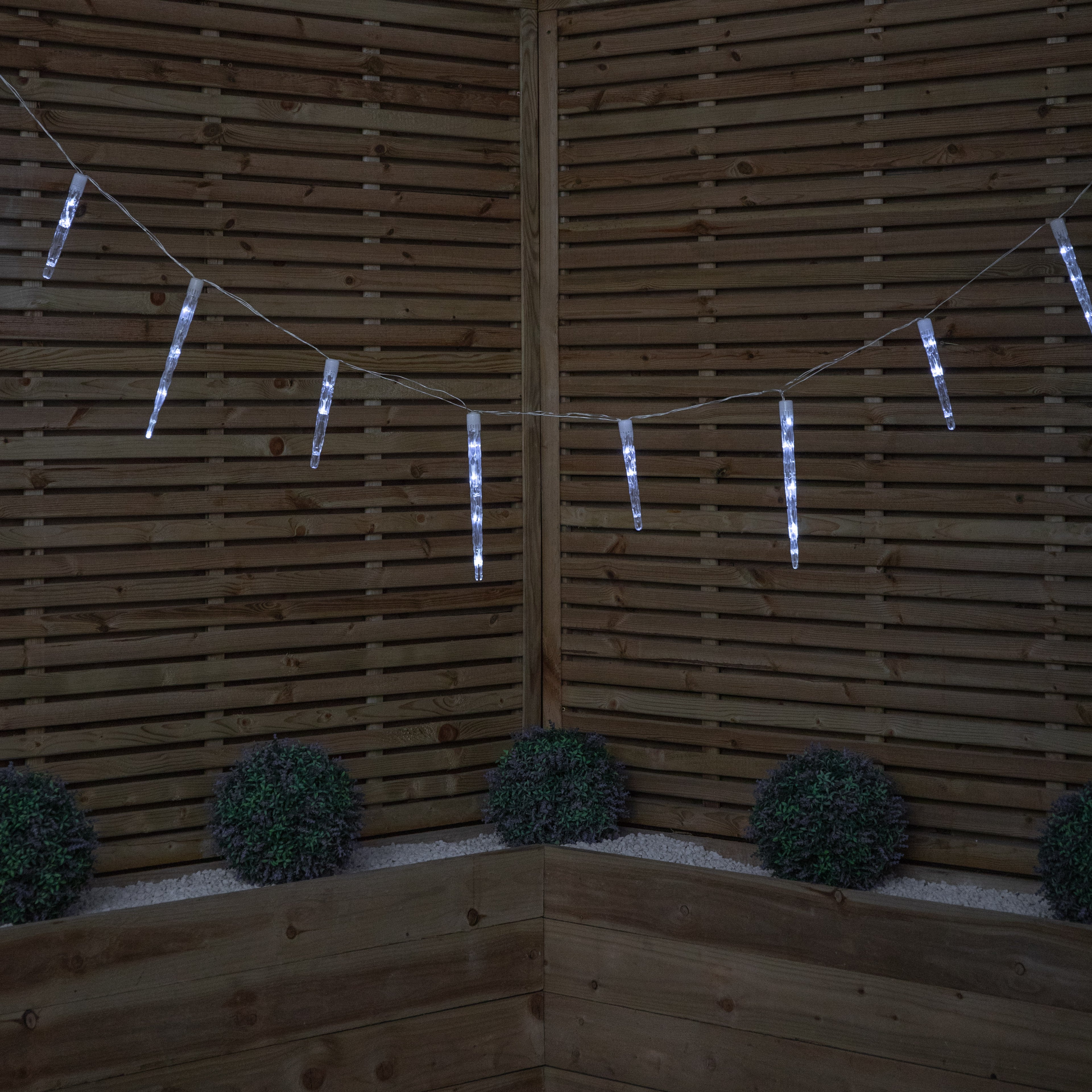 6.9m Icicle Christmas Chaser Lights with 72 Cool White LEDs