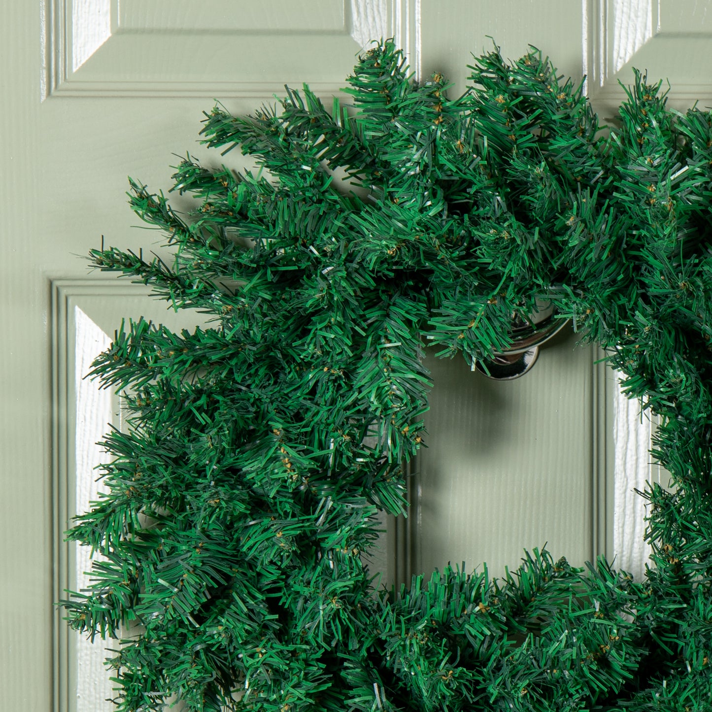 50cm Hanging Plain Green Christmas Wreath with 140 Tips