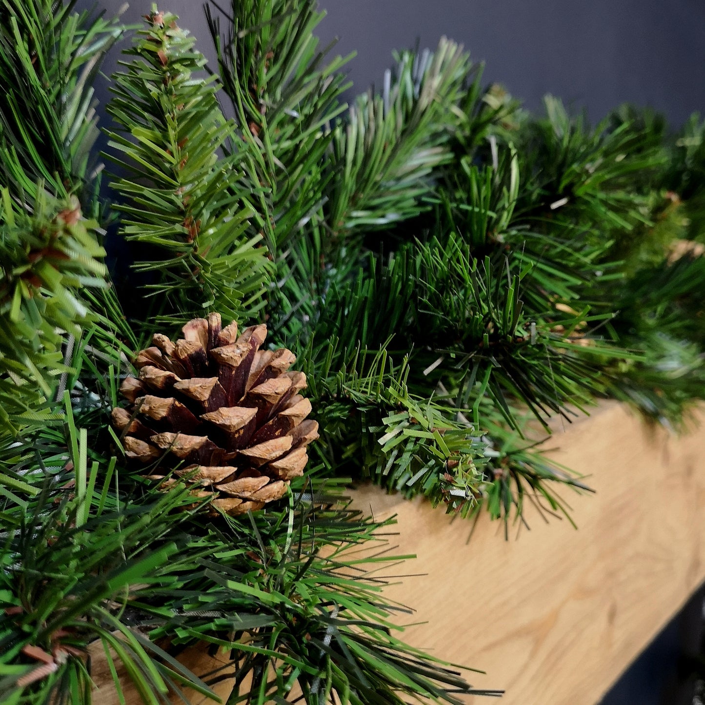 270cm 9ft Deluxe Christmas Princess Garland With 180 Tips and 14 Pine Cones