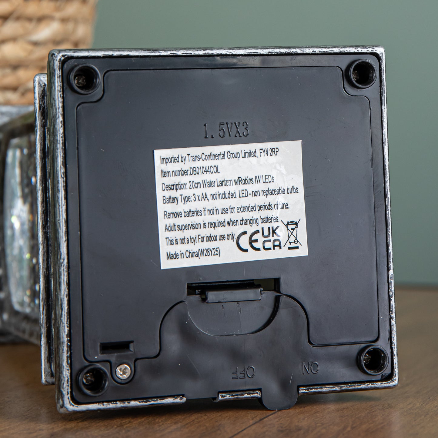 20cm Dual Powered Light up Christmas Robin Water Spinner with White LEDs