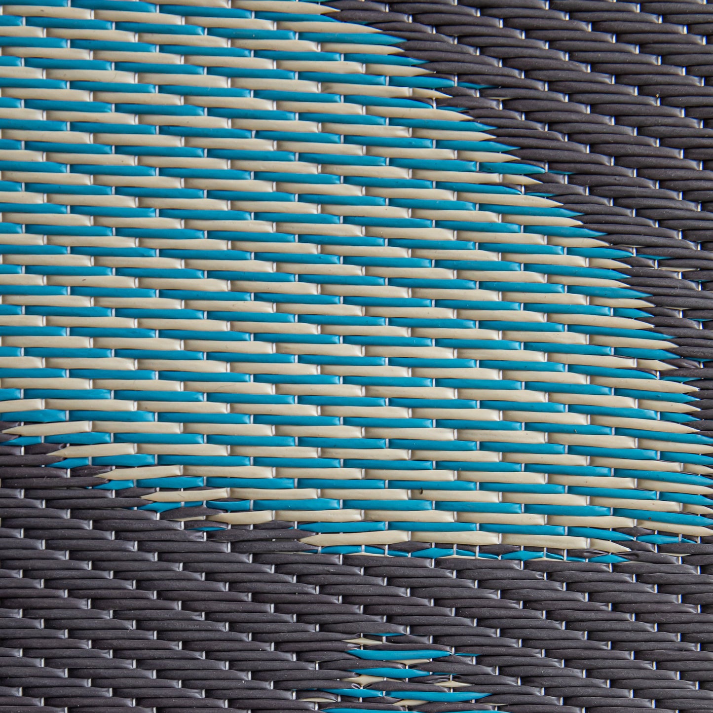 1.5m x 2.1m Flora Leaves Large Outdoor Alfresco Patio Rug Mat in Blue