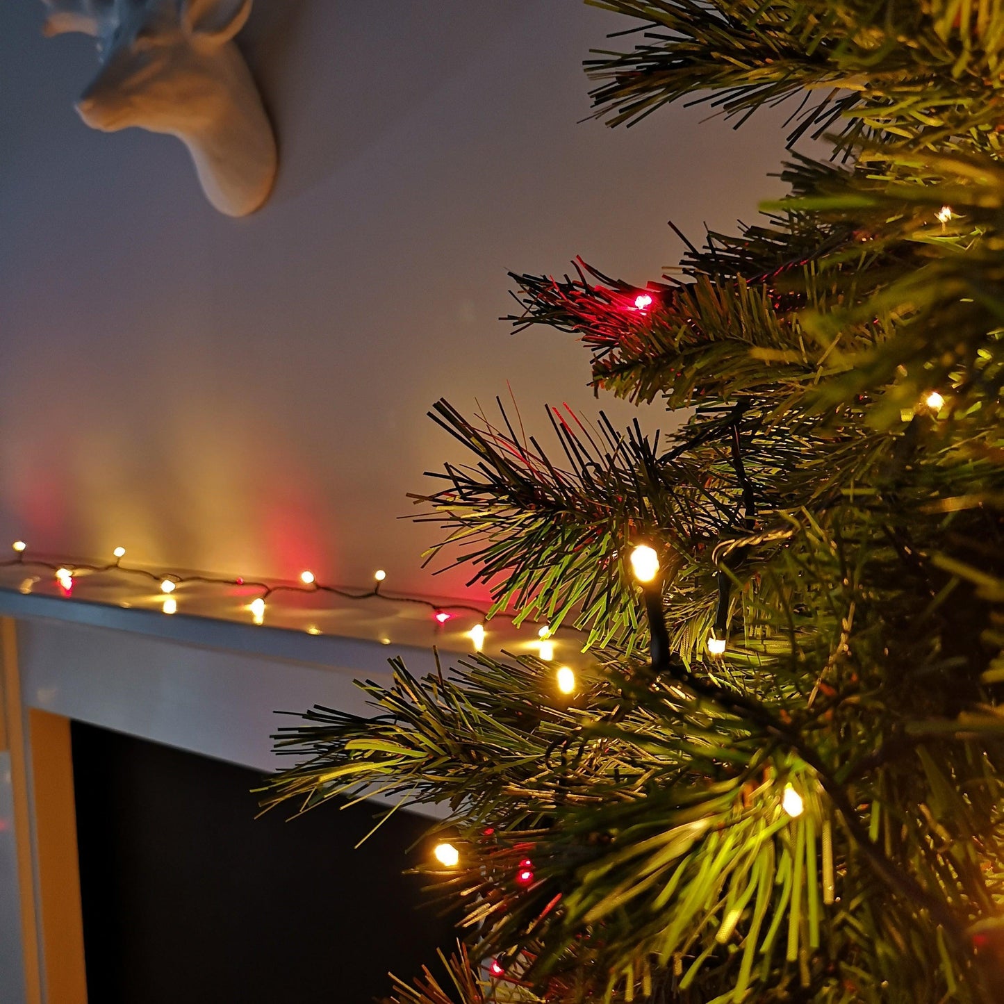 1000 LED 80m Premier SupaBrights Indoor Outdoor Christmas Multi Function Mains Operated String Lights with Timer in Red & Gold