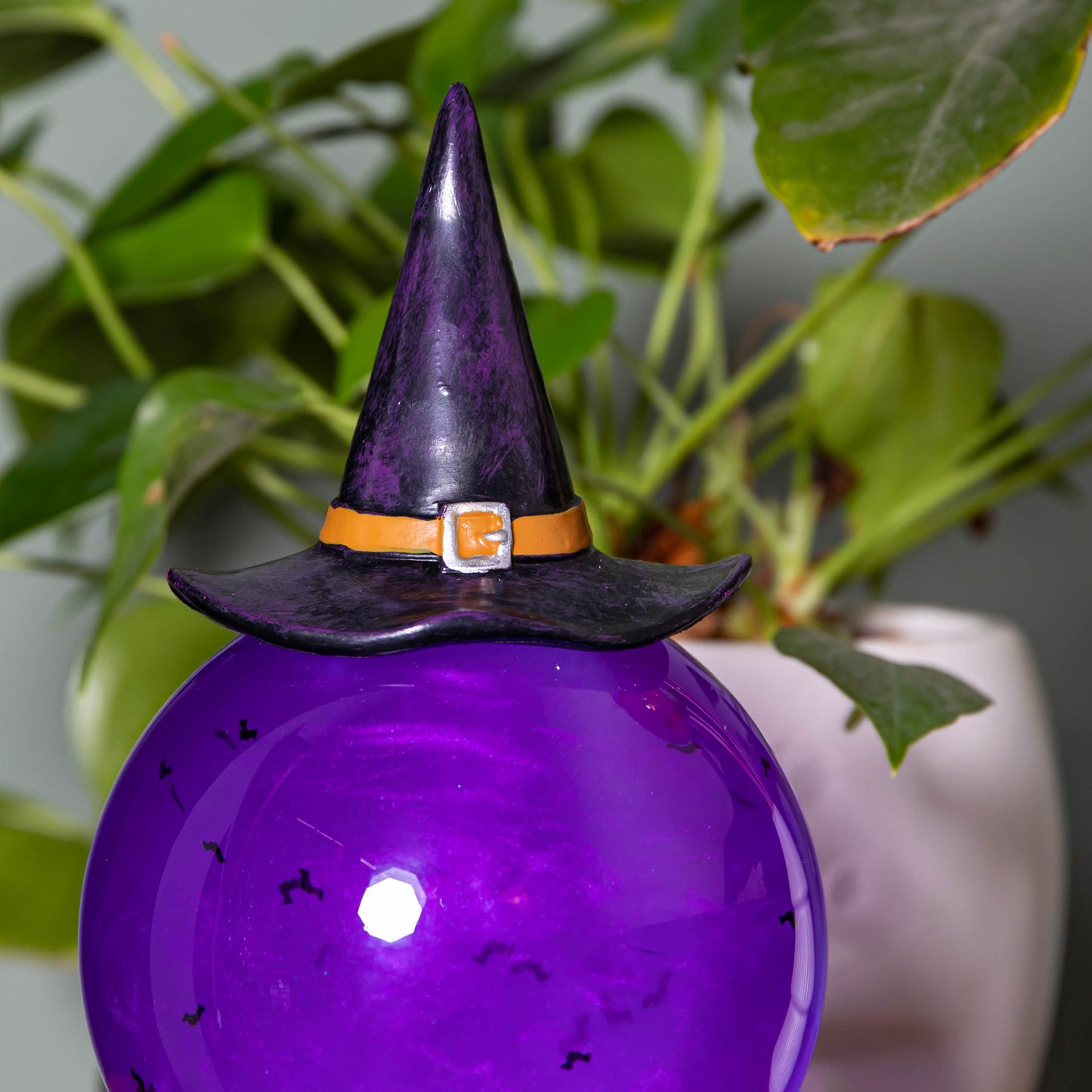 20cm Battery Operated Light up Purple Witch's Hat Water Globe Decoration
