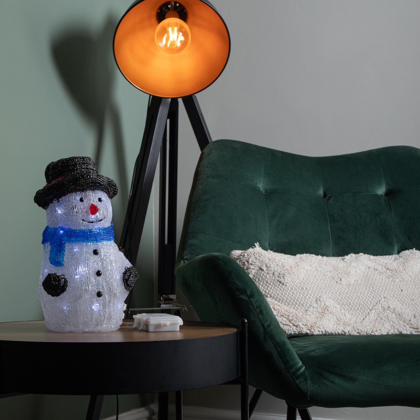 Factory Seconds: 27cm Battery Operated Light up Acrylic Christmas Snowman Decoration with White LEDs