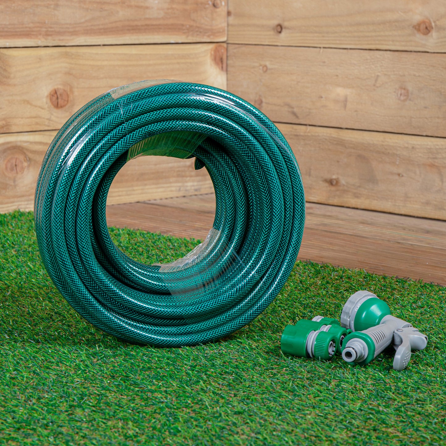 30m Reinforced Green Garden Hosepipe with Spray Gun Set