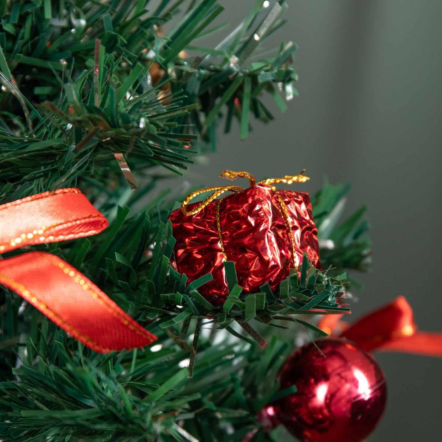 30cm Mini Pre-Decorated Christmas Tree in Gold Pot with Red Baubles