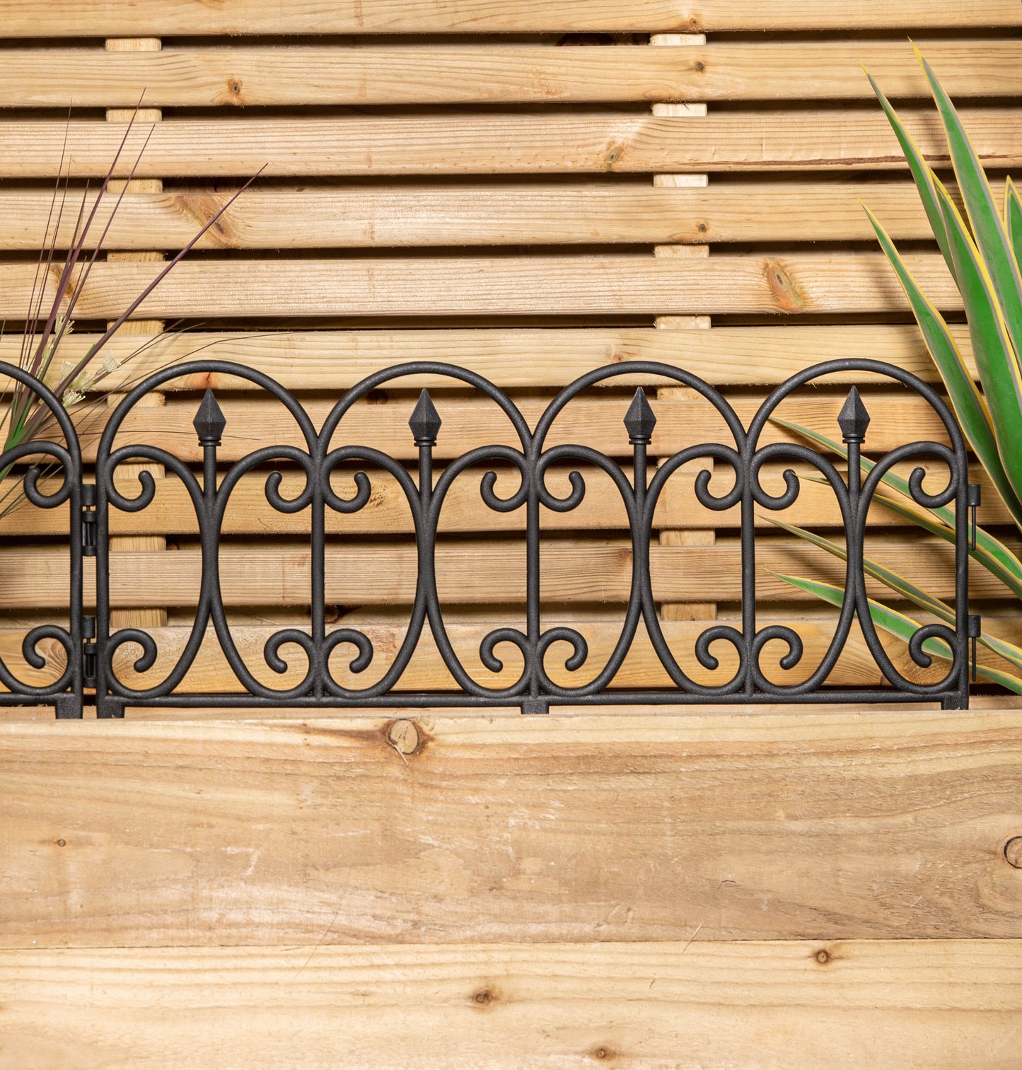 23cm Set of 24 Black Ornate Decorative Garden Border Edging