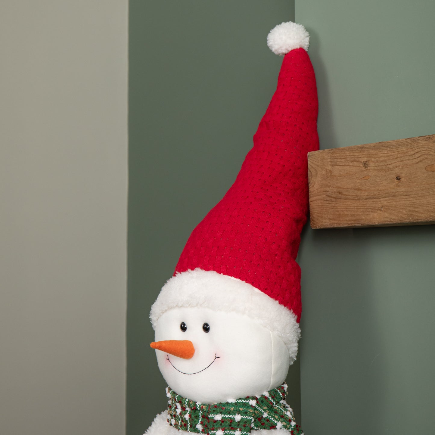 1.8m Tall Extendable Plush Snowman Decoration with Telescopic Legs