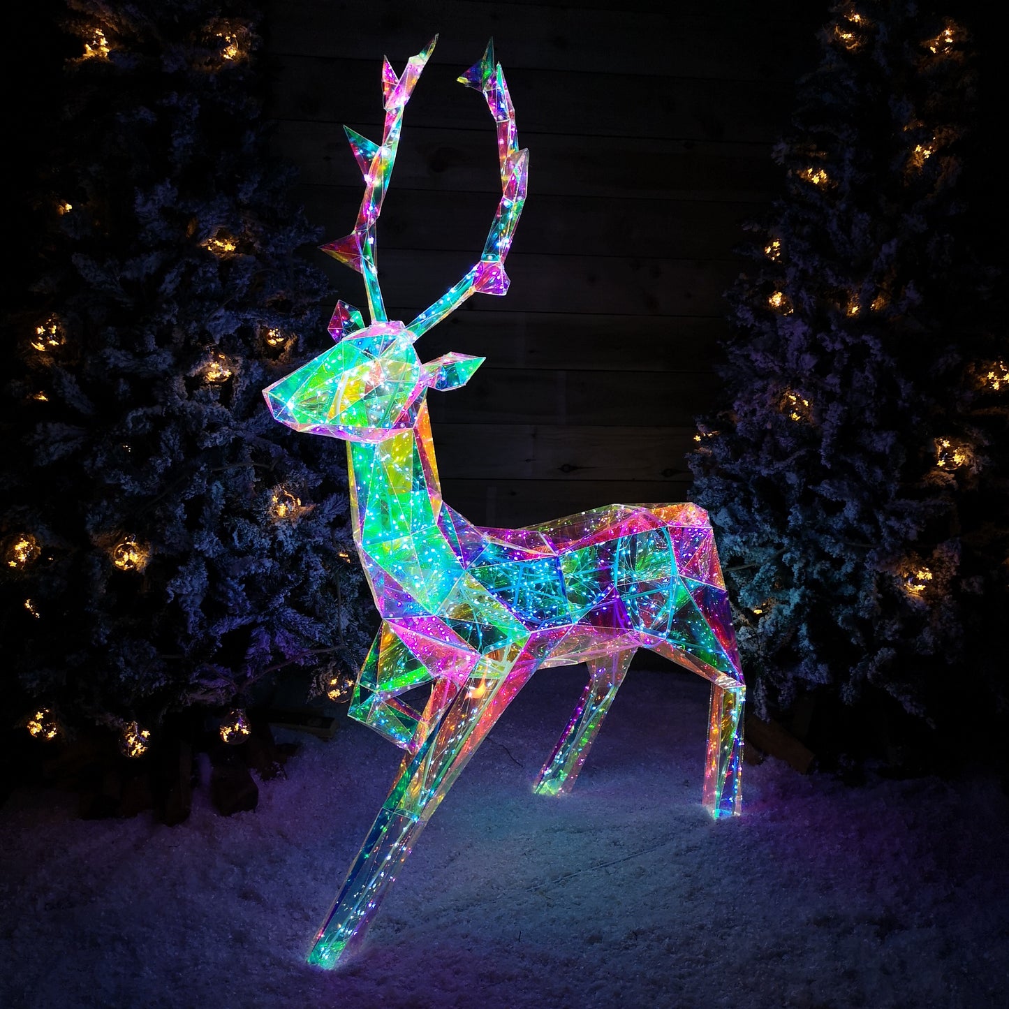 Factory Seconds: 1.4m Light up Standing Dreamlights Iridescent Christmas Stag with 600 White LEDs