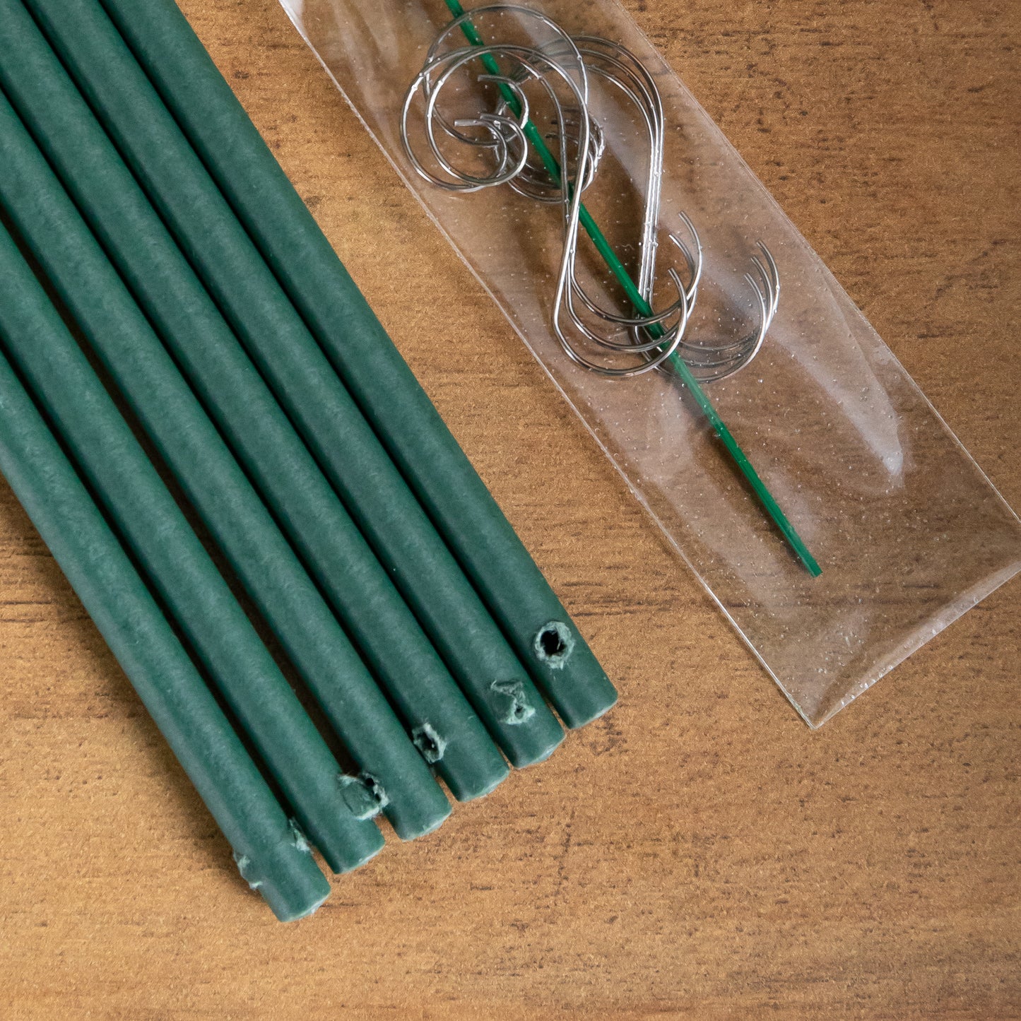 2 Packs of 25g White Winter Fir Scented Christmas Scentsicles with 6 Hanging Hooks