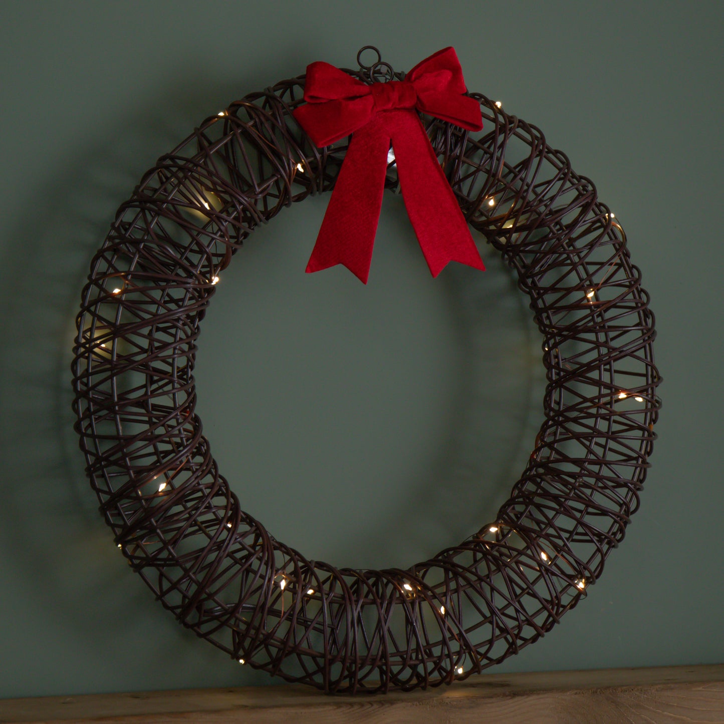 50cm Battery Operated Light up Christmas Wreath with Red Bow & 40 Warm White LEDs