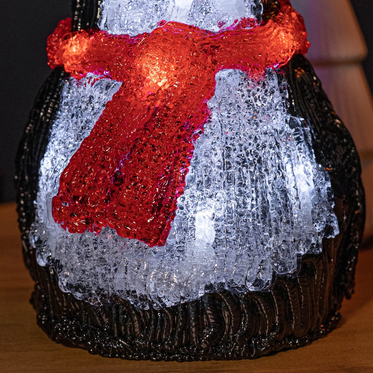 20cm Battery Operated Light up Acrylic Christmas Penguin Decoration with 16 Ice White LEDs