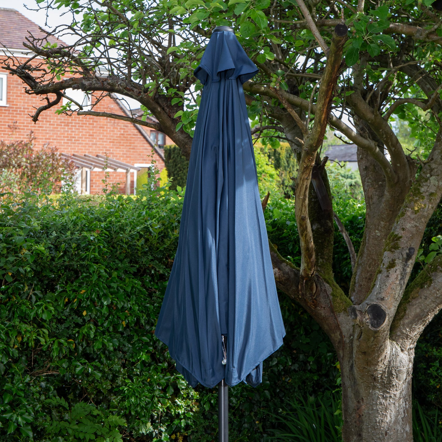 Samuel Alexander 2.7m Havana Garden Patio Parasol with Crank Handle in Blue