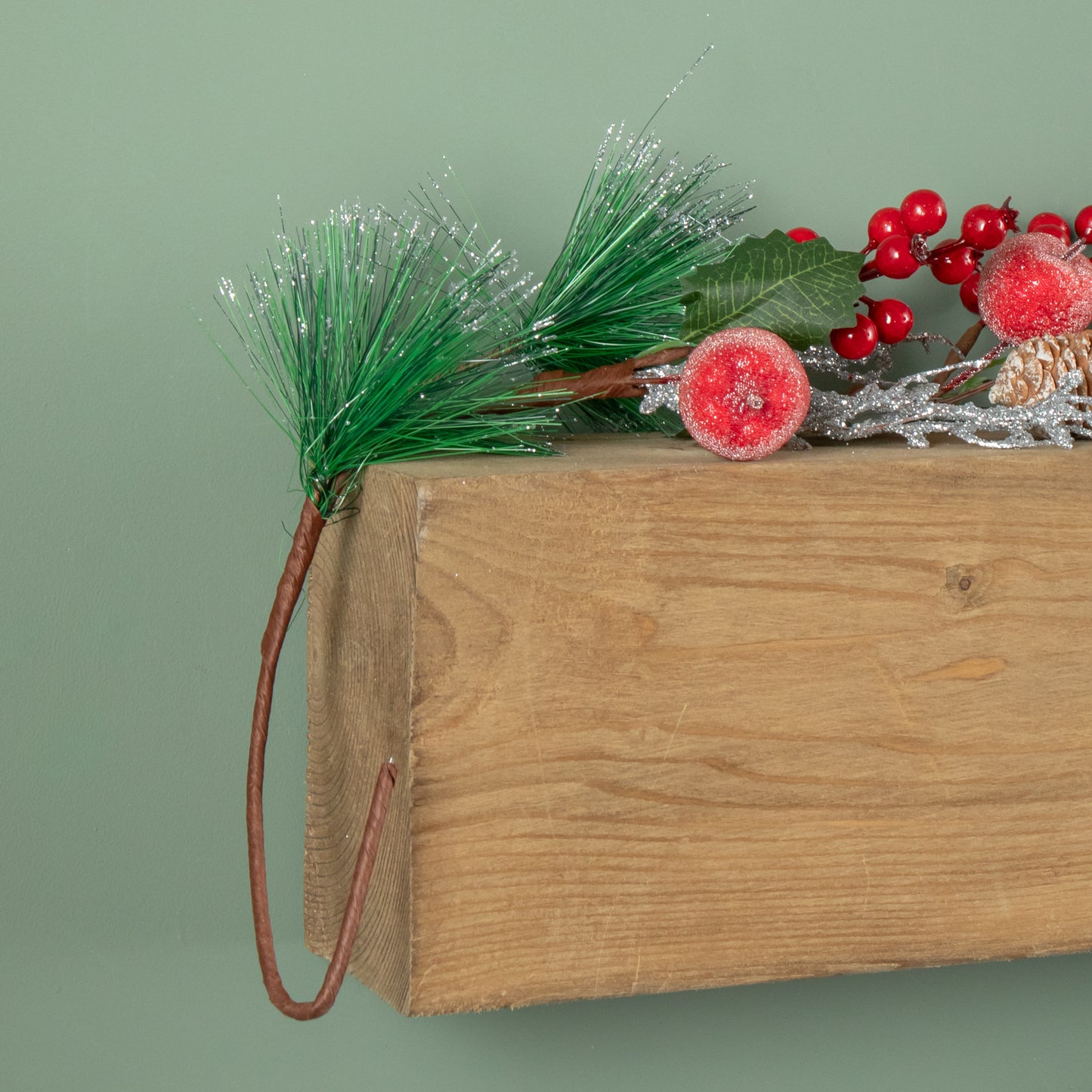 1.5m (150cm) Christmas Garland with Red Berries, Frosted Apples and Pinecones