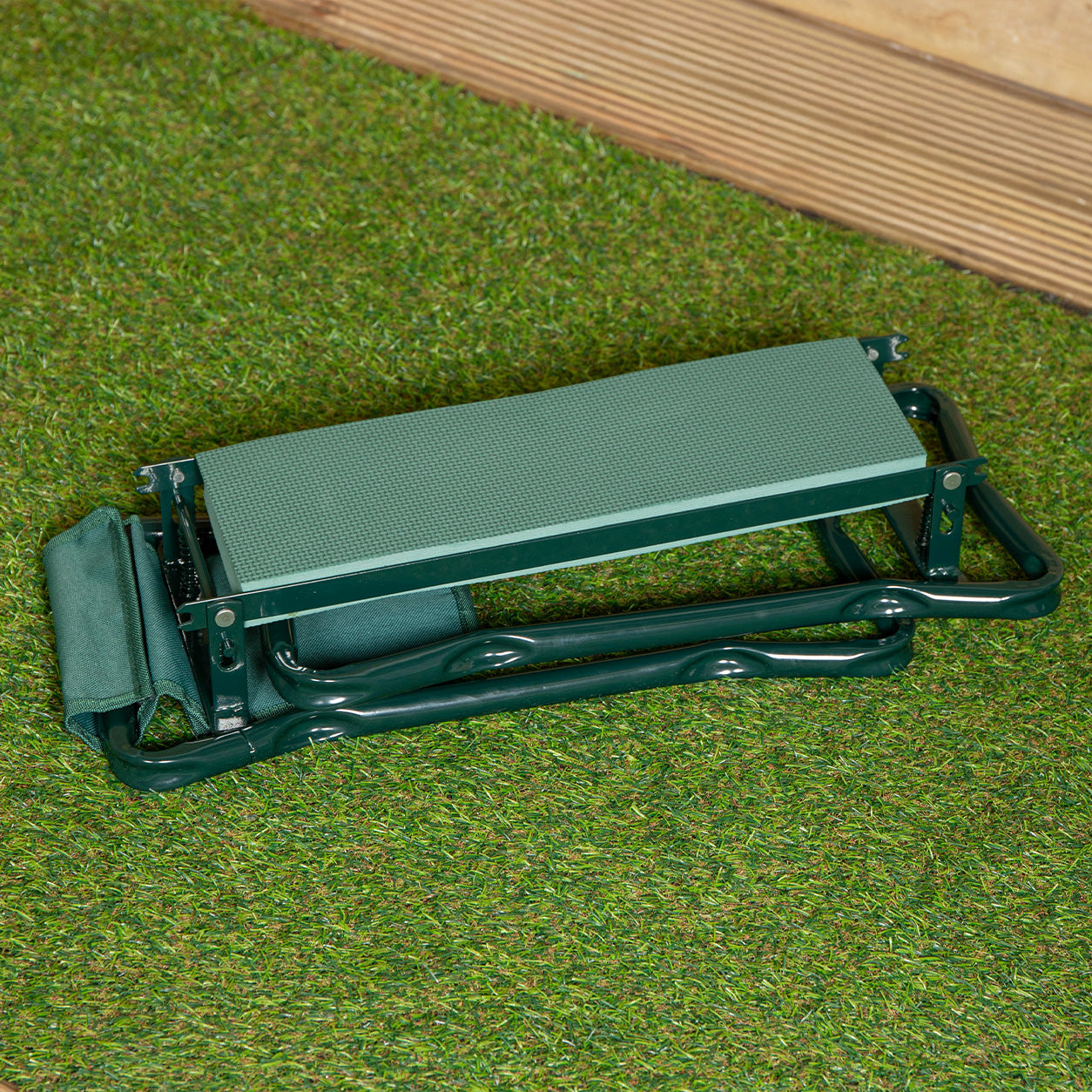 49cm x 59cm Garden Kneeling Pad with Chair and Detachable Tool Bag in Green