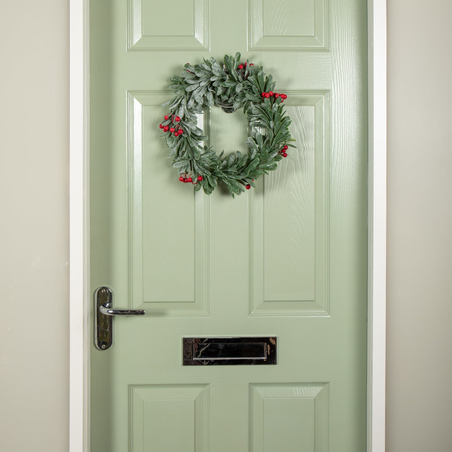 35cm Hanging Christmas Wreath with Red Berries
