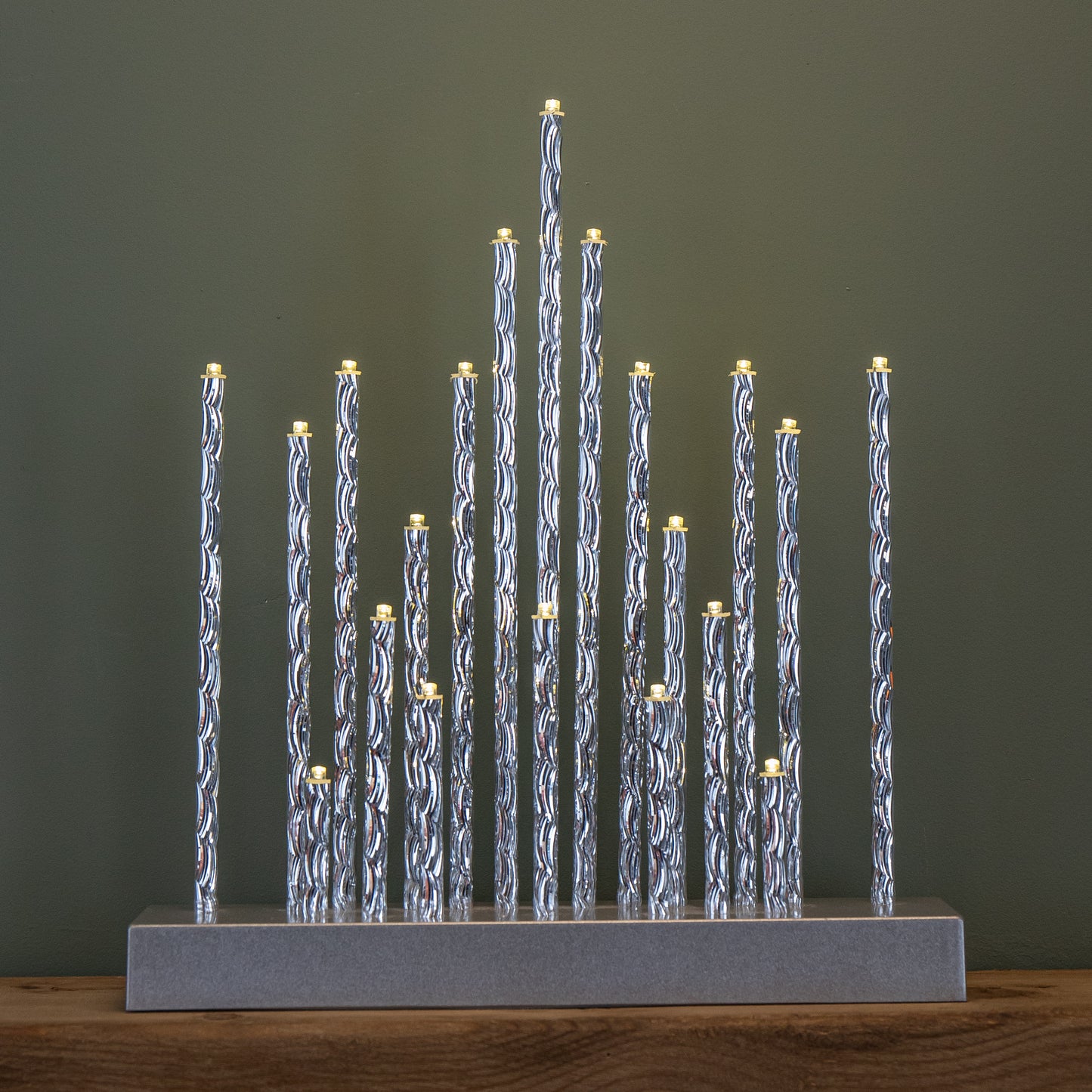 27cm Battery Powered Light up Christmas Candlebridge in Silver with 20 LEDs