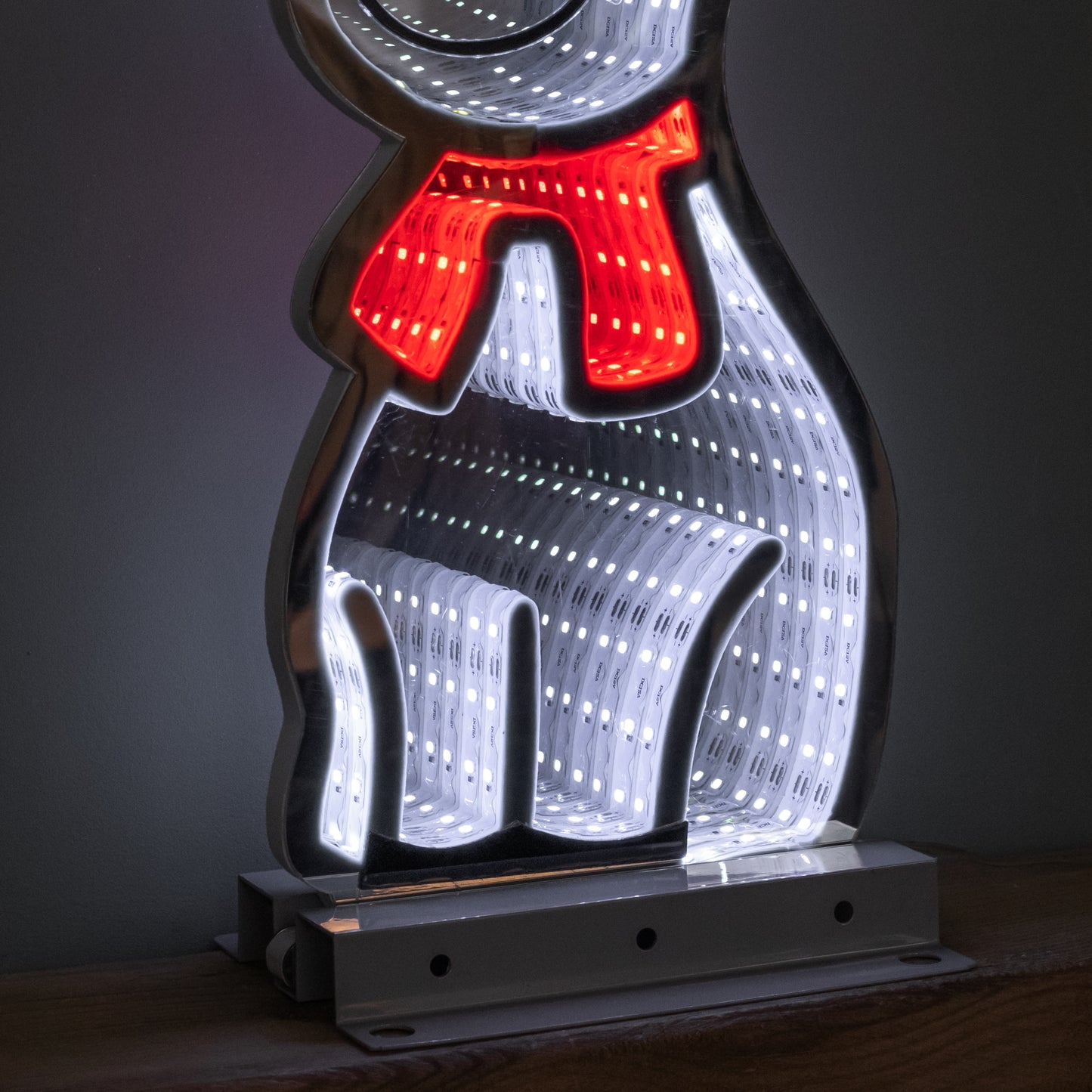 40cm Light up Christmas Reindeer Infinity Mirror Decoration on Metal Base with LEDs