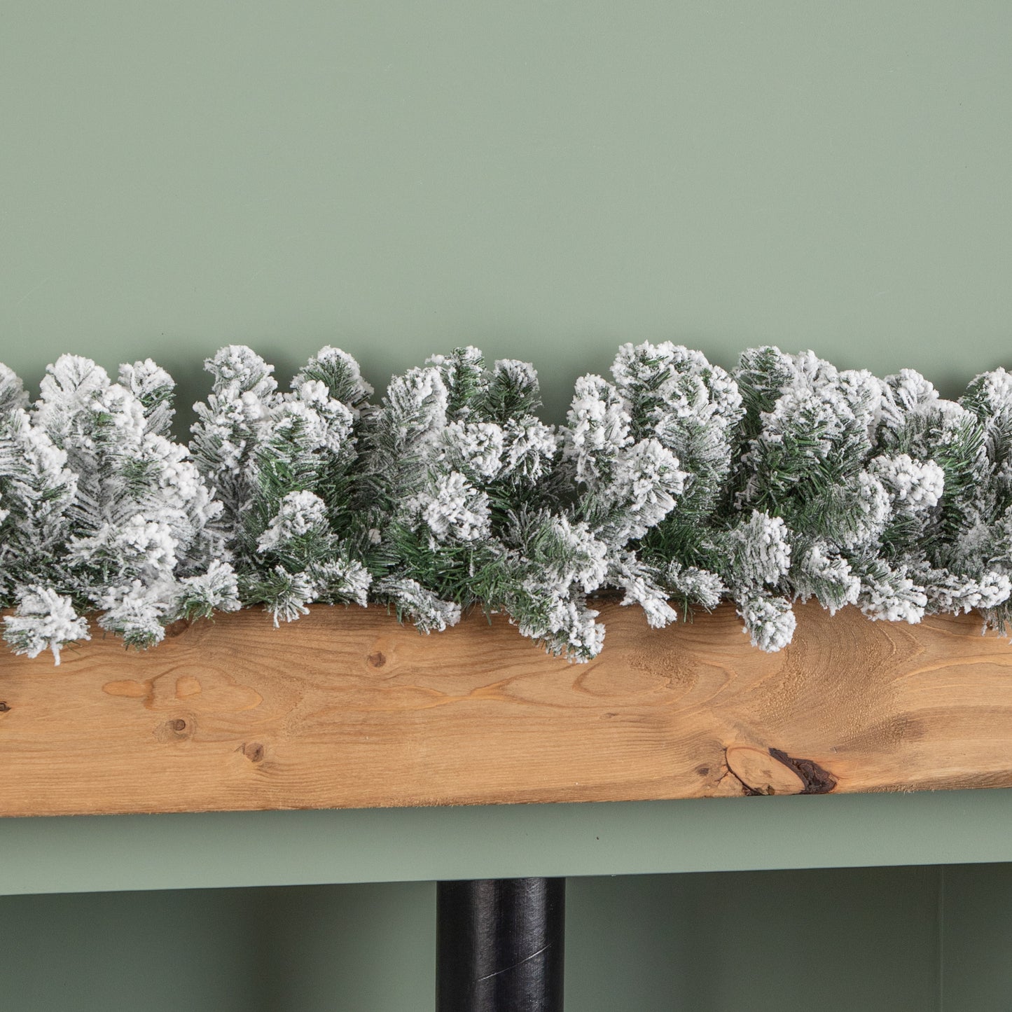 2.7m (9ft) Luxury Imperial Green Snowflocked Christmas Garland