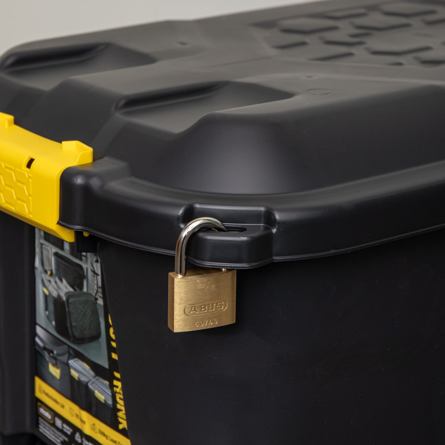 75L Heavy Duty Lockable & Stackable Storage Tub Chest on Wheels with Clips in Black