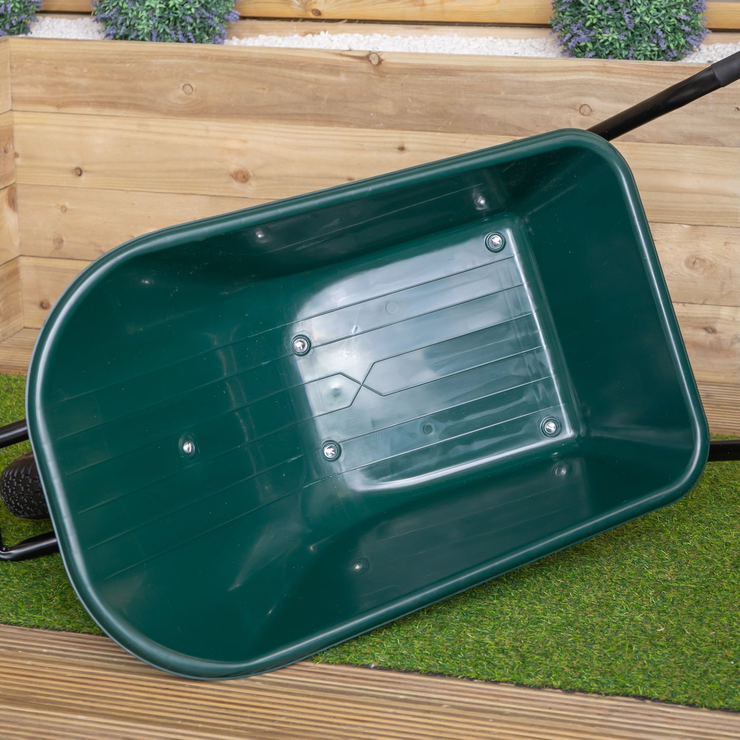 110 Litre 150kg Capacity Heavy Duty Outdoor Pneumatic Plastic Garden Wheelbarrow in Green