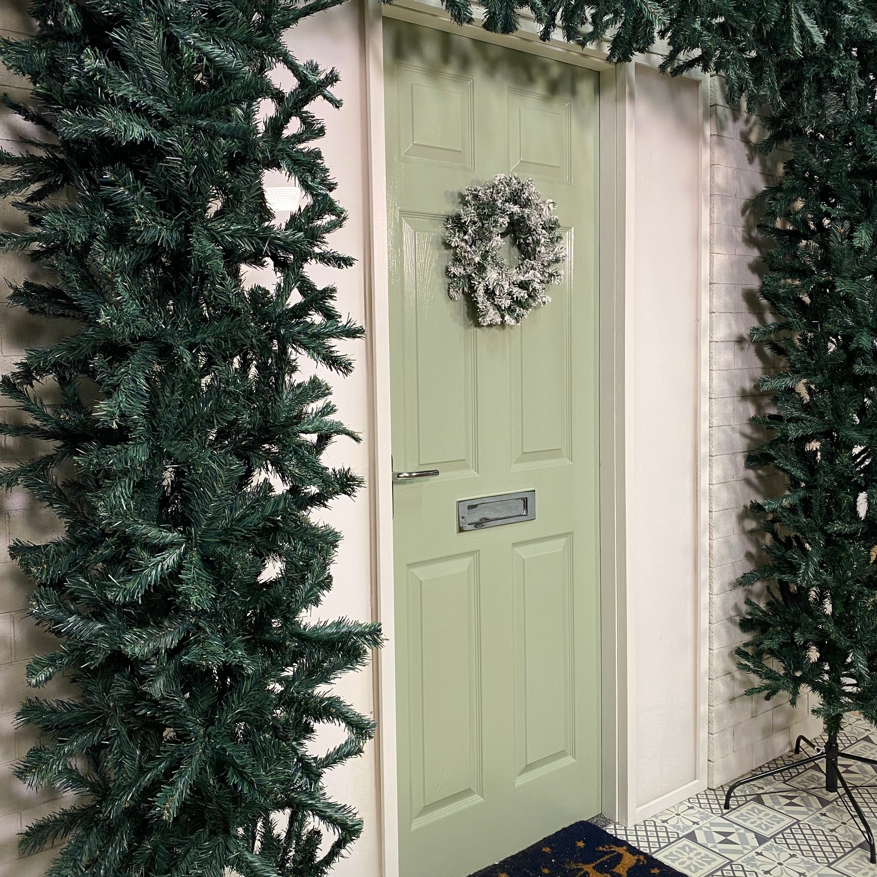 8ft (2.4m) Indoor Outdoor Artificial Christmas Tree Arch in Green