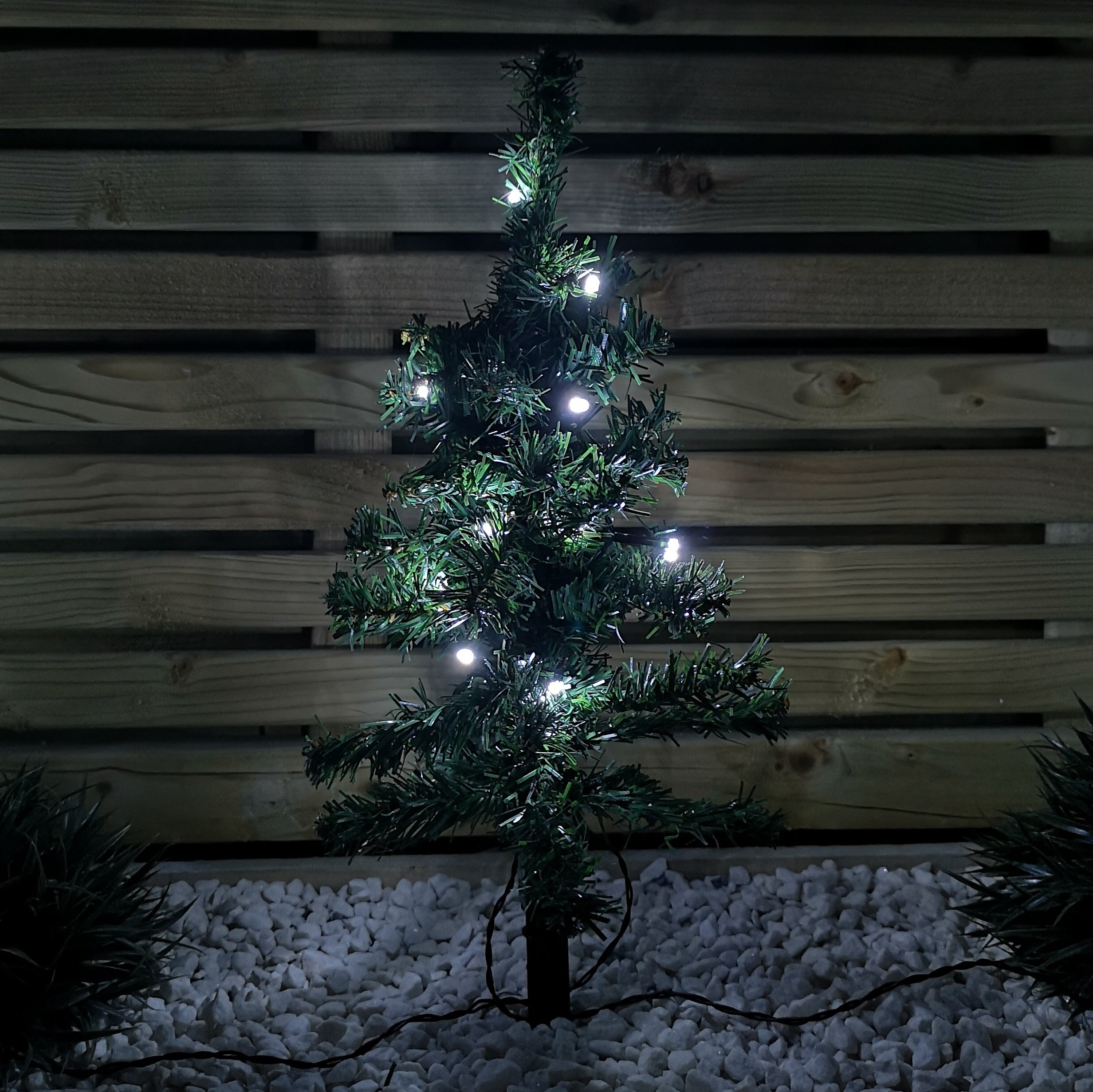 6pc 5m Christmas Green Tree Outdoor Path Lights with 15 White LEDs per Tree