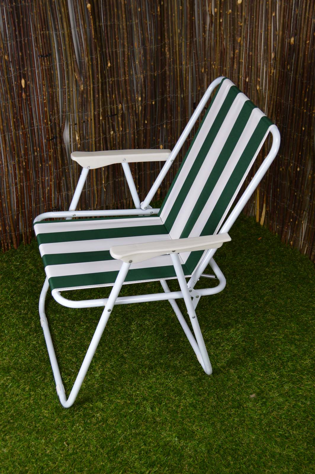 6 Pack of Folding Camping / Picnic Chair in Green and White Garden Patio