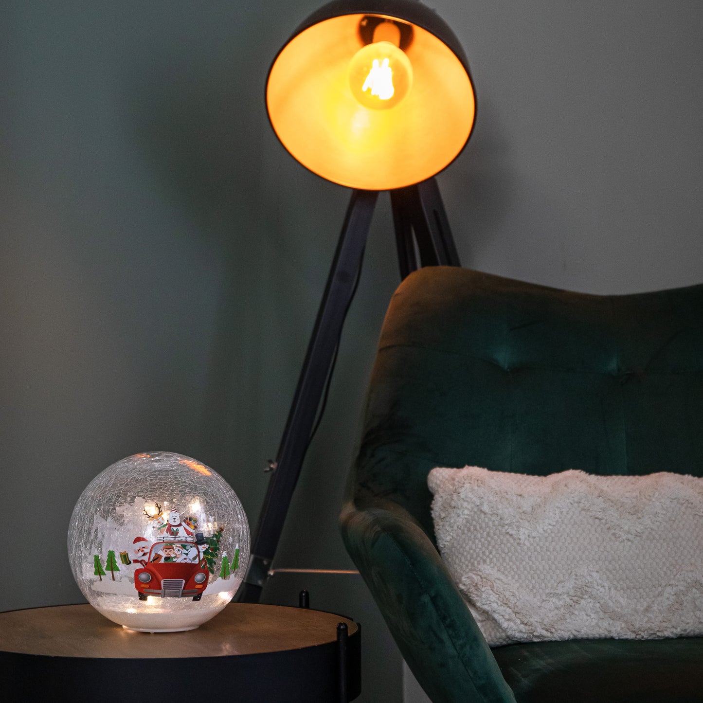 20cm Battery Operated Light up Santa and Friends Christmas Crackle Ball with LEDs