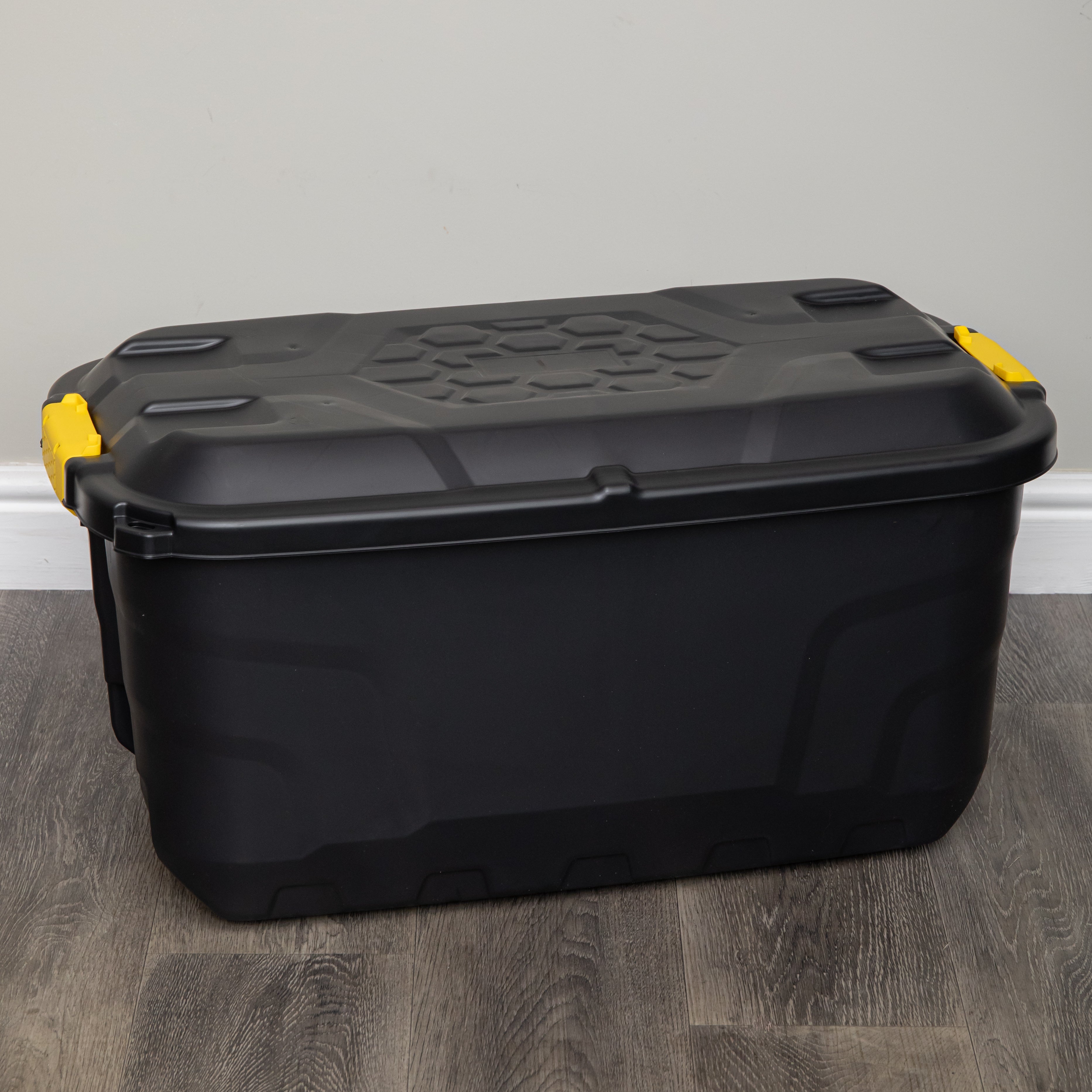 75L Heavy Duty Lockable & Stackable Storage Tub Chest on Wheels with Clips in Black