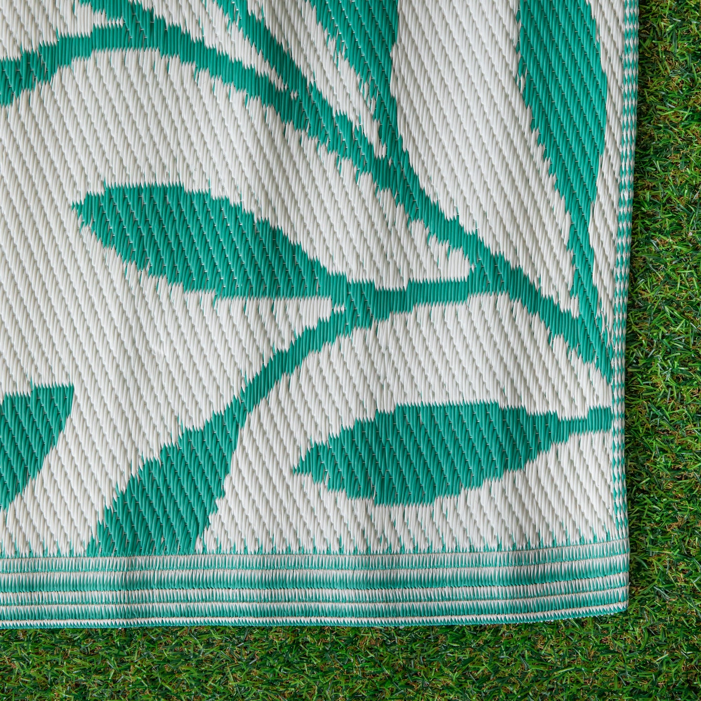1.5m x 2.1m Green Leaves Large Outdoor Alfresco Patio Rug Mat