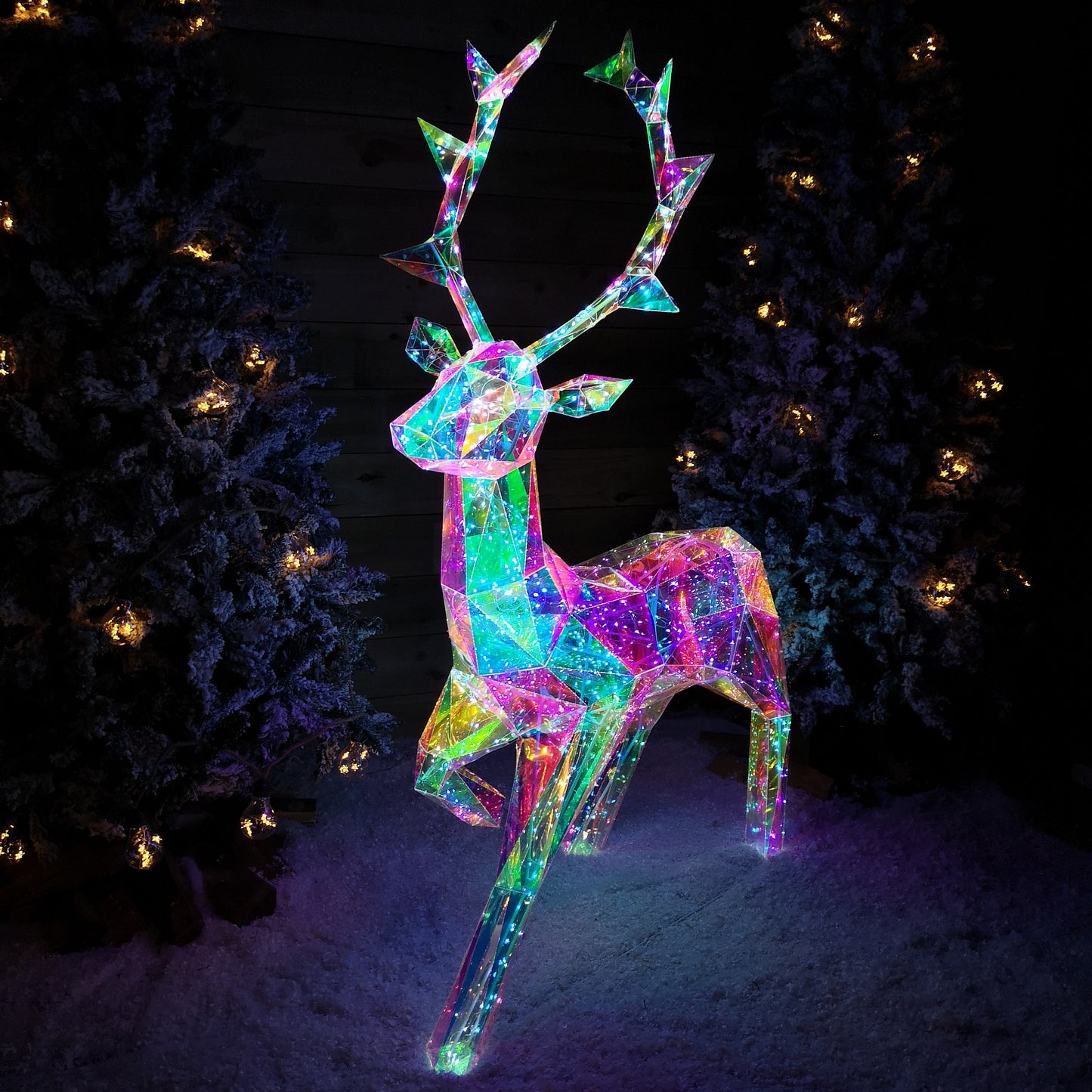 Factory Seconds: 1.4m Light up Standing Dreamlights Iridescent Christmas Stag with 600 White LEDs