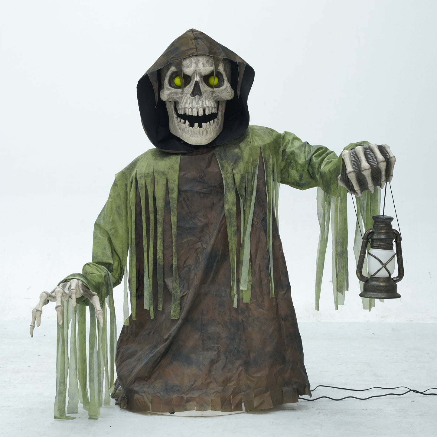 1.47m Tall Light up Corroded Rise Up Reaper Skeleton Halloween Animatronic Decoration