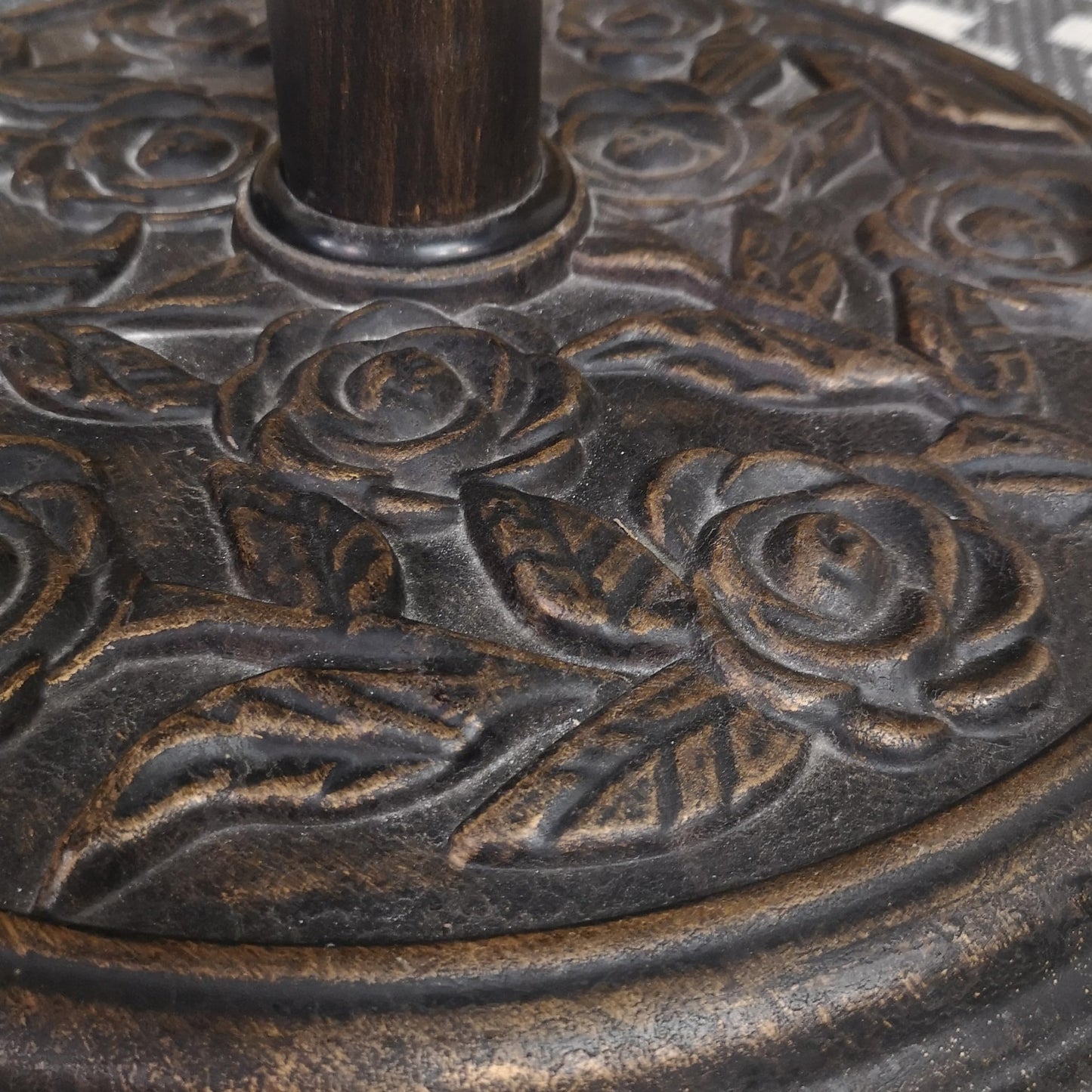 Outdoor 6 Person Rectangular Glass Top Garden Patio Dining Table Chairs With Beige Parasol and Base Set