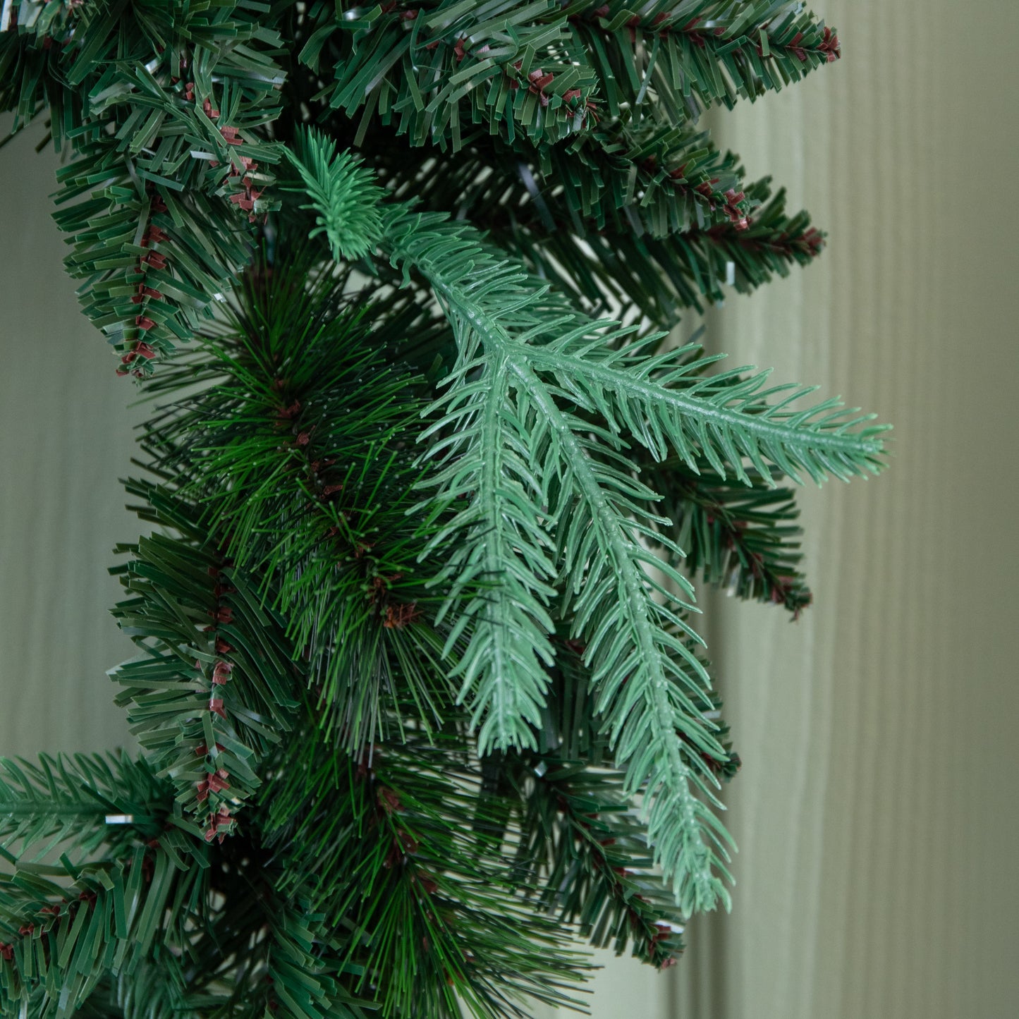 50cm Festive Green Norfolk Pine Christmas Wreath PE/PVC Tips