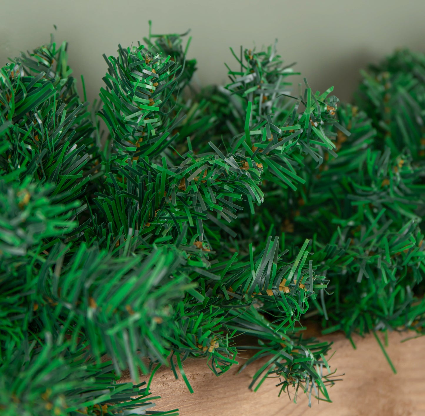 2.7m Plain Green Christmas Garland with 260 Tips