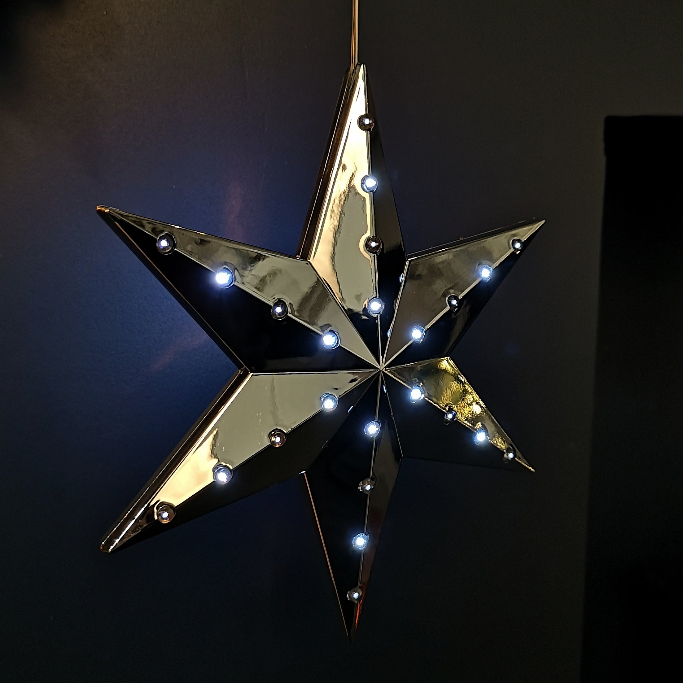 20cm Battery Operated Light up Hanging Christmas Shooting Star Bauble  in Silver with LEDs