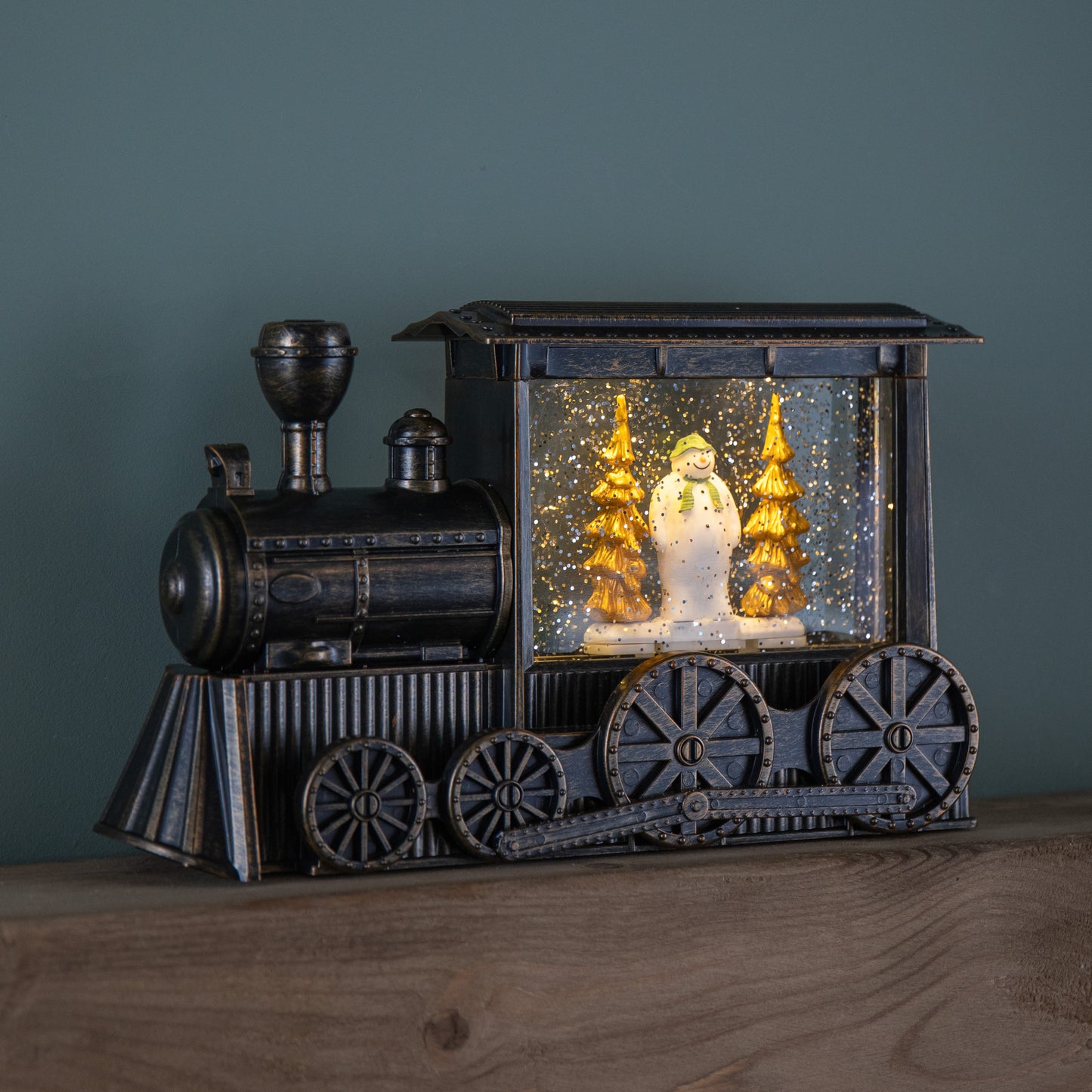 17cm Battery Operated Light up Christmas Train Water Spinner with The Snowman & Snowdog with LEDs